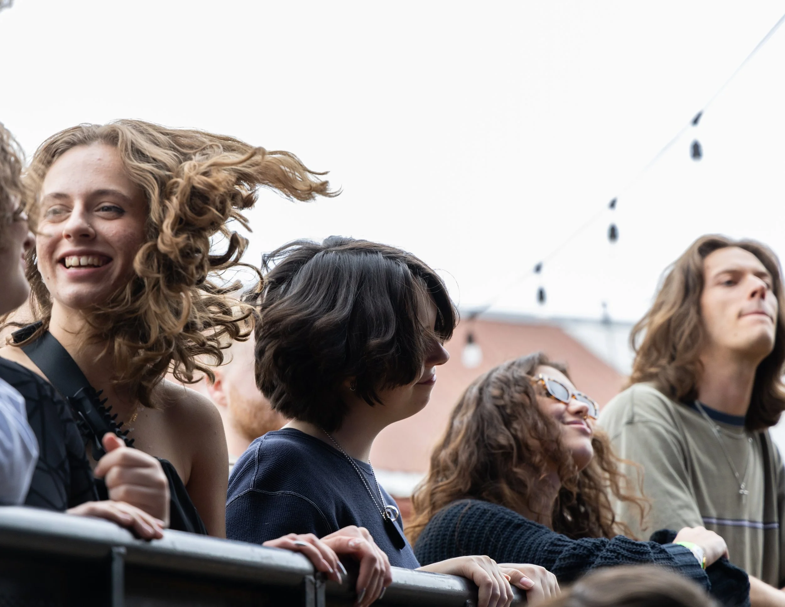  The audience dances loosely while Telescreens performs “Baby I Know you Well.” 