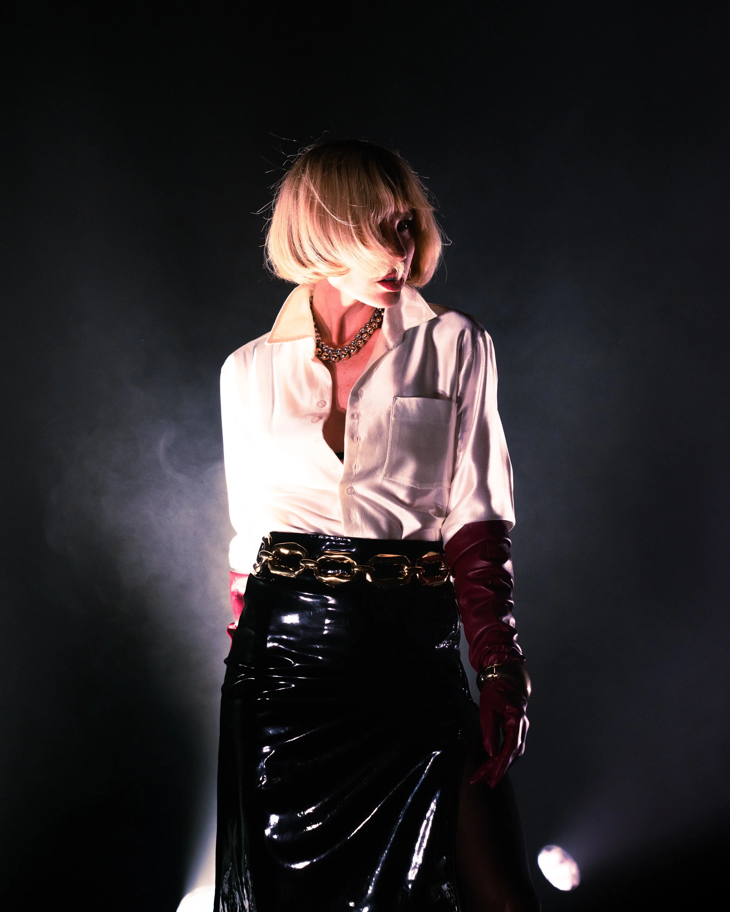  Goldie Boutilier begins her set with an ethereal performance of “At the End of the War.” 