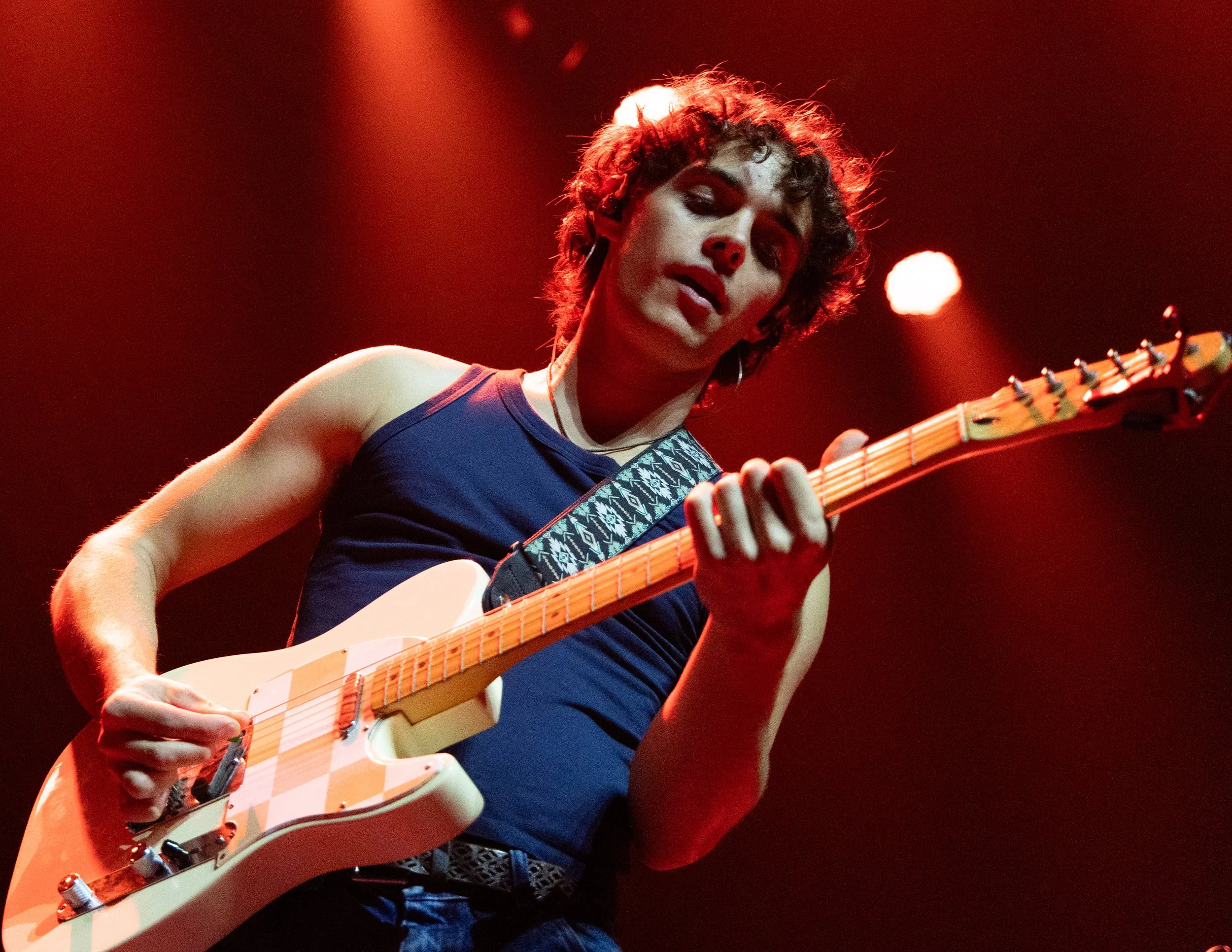  &nbsp;Nashville-based band Pretty Jane kicks off the night with an unreleased song. 