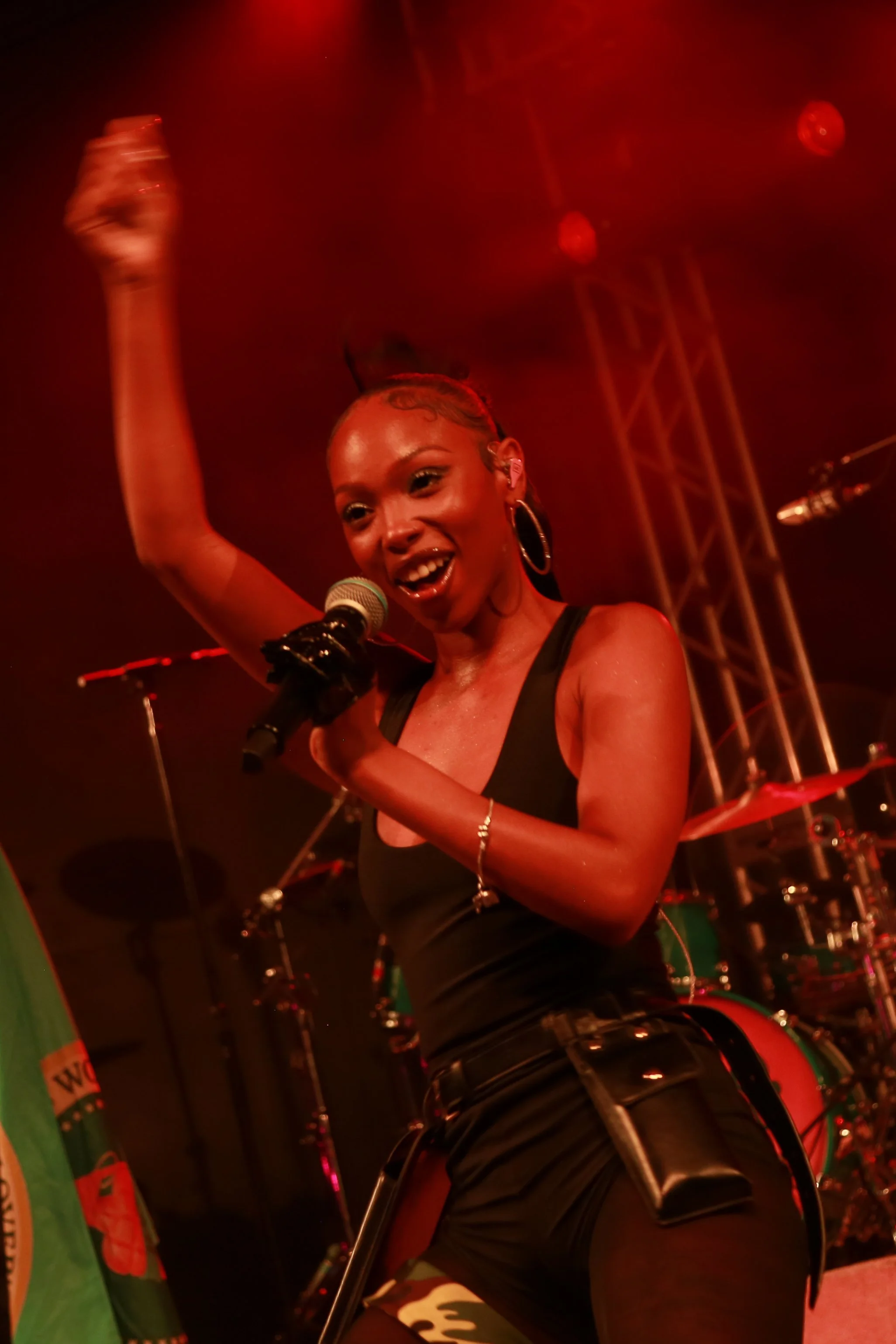  Rising R&amp;B singer Akia opens up the night with a lively performance of “My Girl Gina.” 