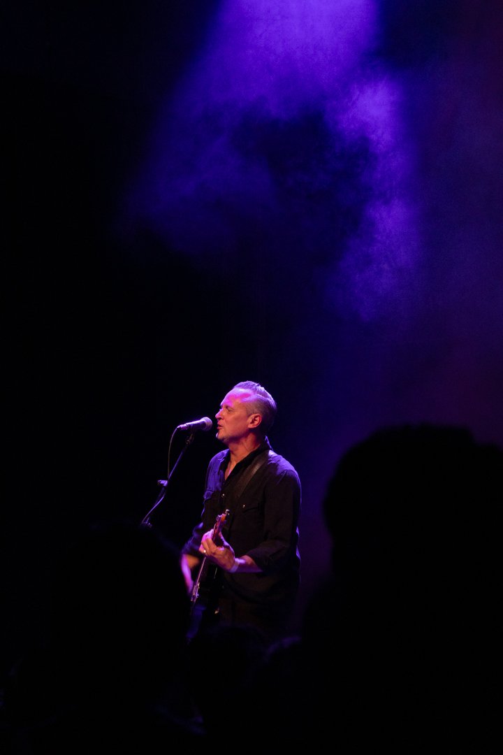  Siebels sings along to the high-energy guitar song “Leech.” 