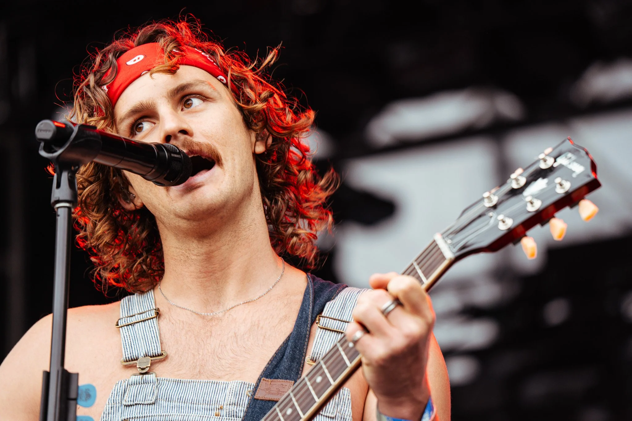  Arizona-based artist Evan Honer gives an emotional performance of “Not There Yet” at the Pony Up stage. 