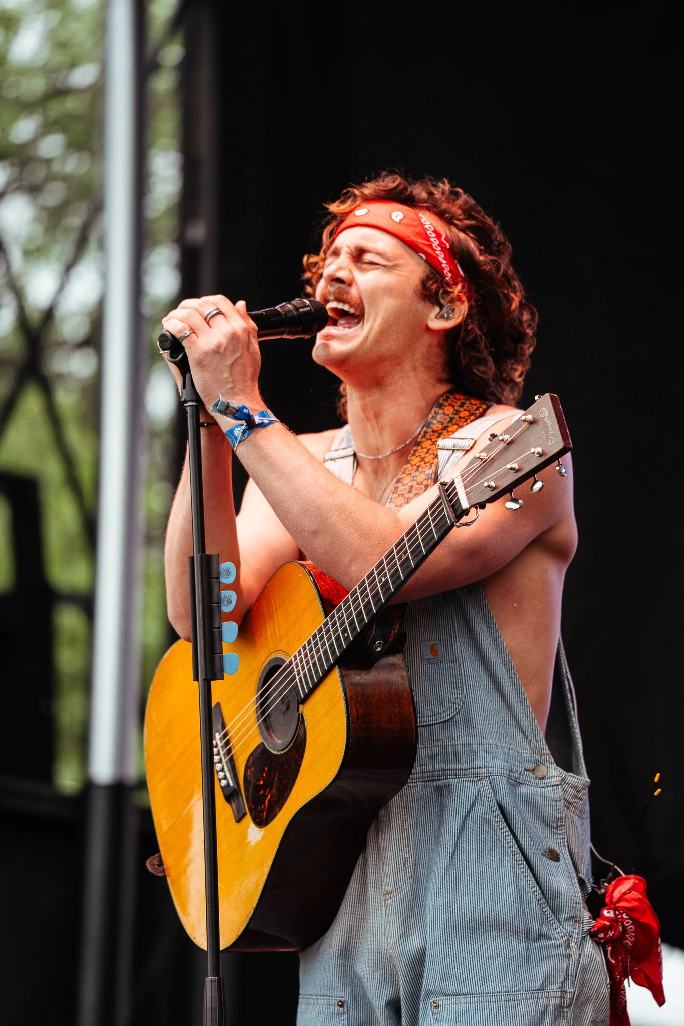  Arizona-based artist Evan Honer gives an emotional performance of “Not There Yet” at the Pony Up stage. 