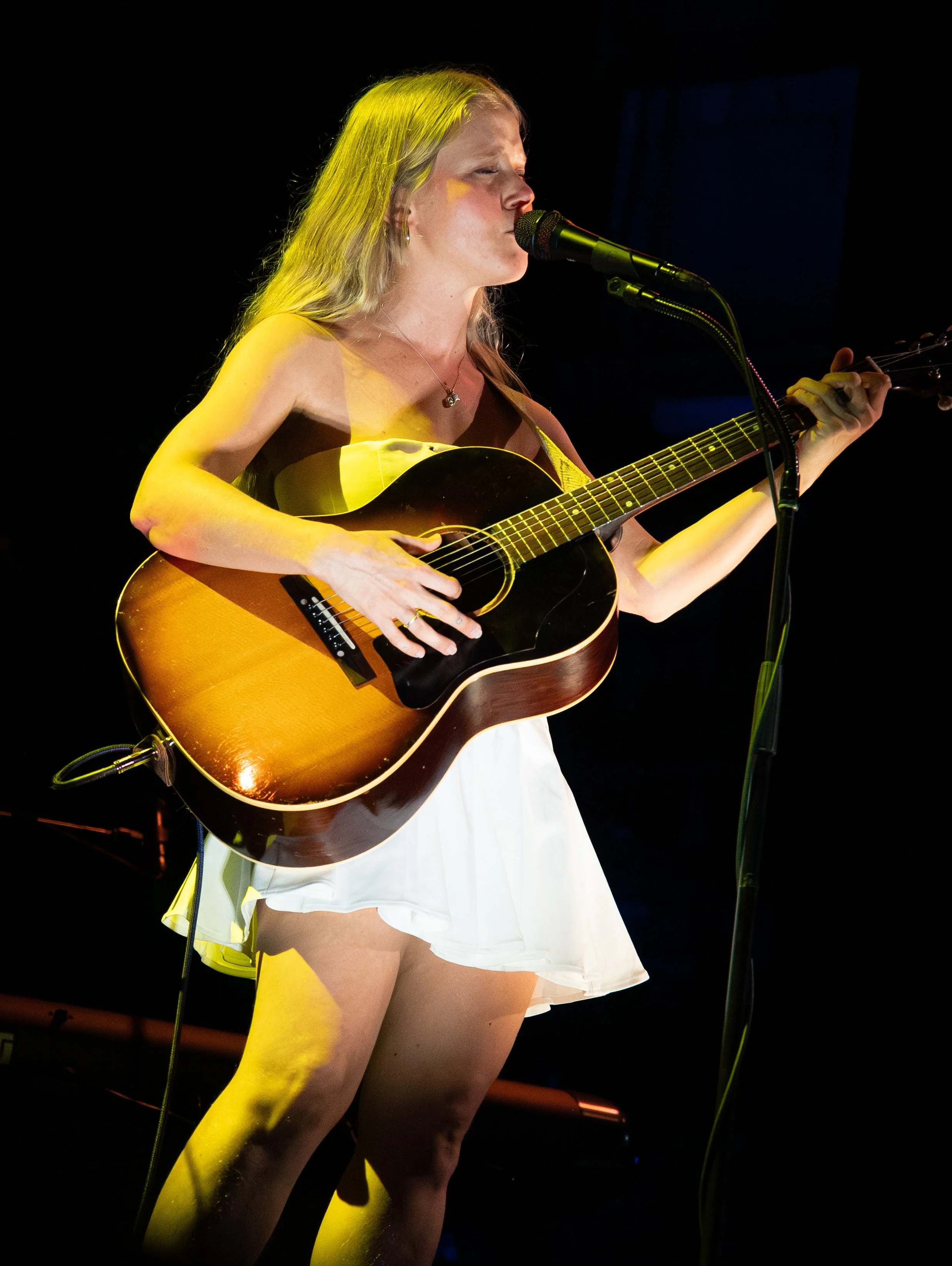  Lou sings the emotional lyrics of “Sailor”: “You were once a sailor sailin’ through my mind / I had never given up on your return to my shores / There’s a lot I’ve kept inside and it’s overflowing.” 