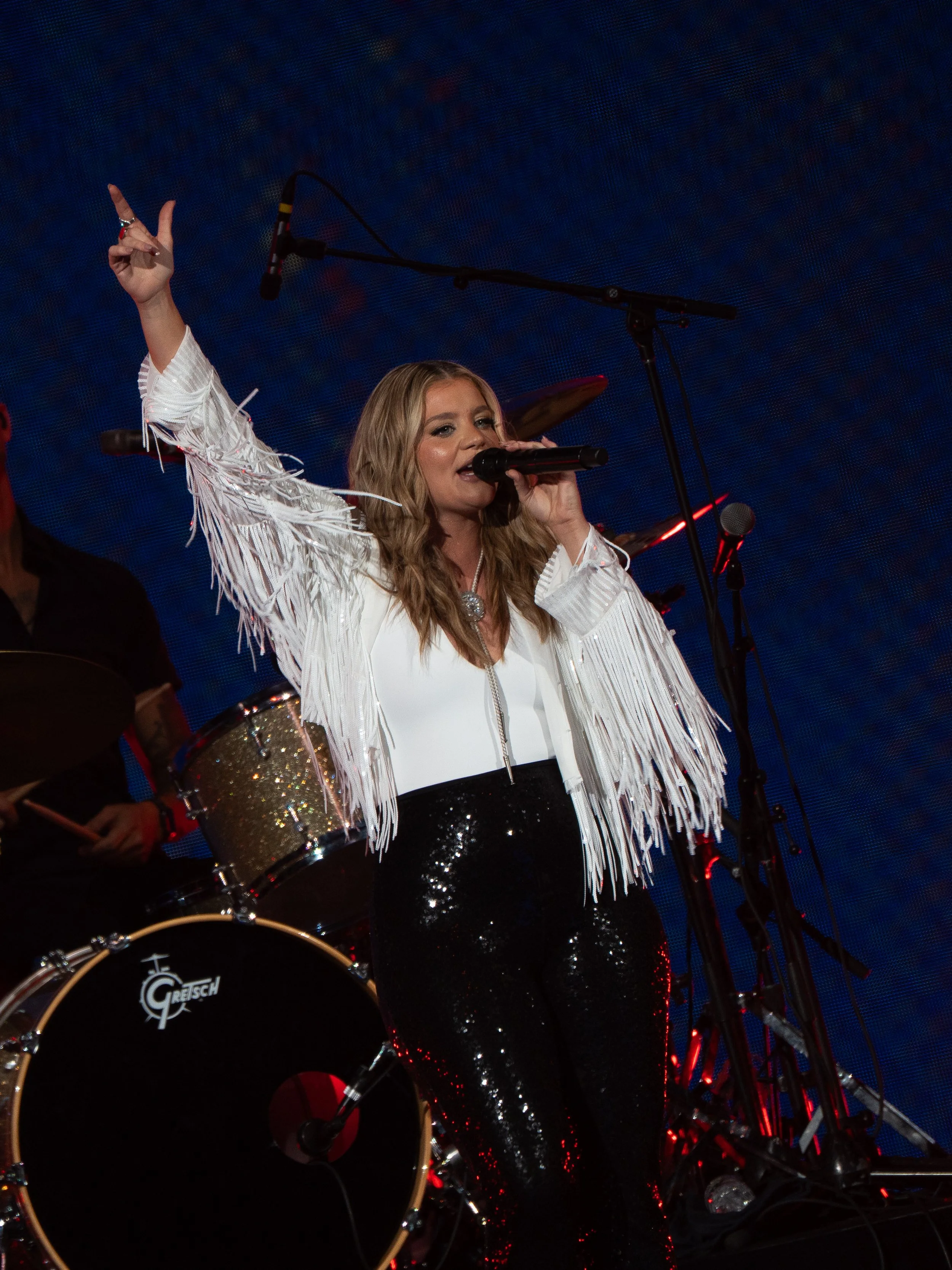  American Idol winner Lauren Alaina&nbsp; performs “One Beer,” the 2020 country collaboration by HARDY featuring herself and Devin Dawson singing: “One beer turns into a lit cigarette / Burnin' into a two beer buzz / Three beers turns into five and s