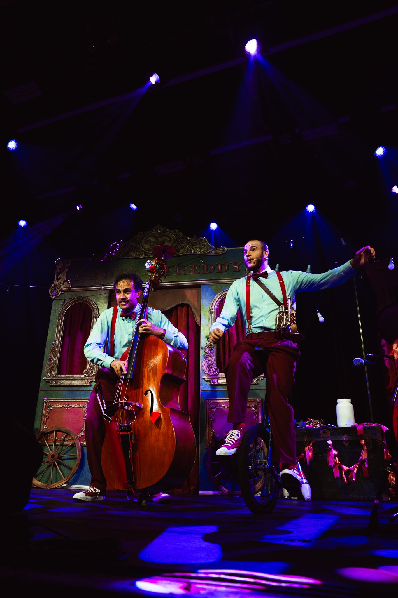  Theatrical duo The Rubin Brothers kick off the evening with a whimsical set containing magic, tricks, and improv songs. 