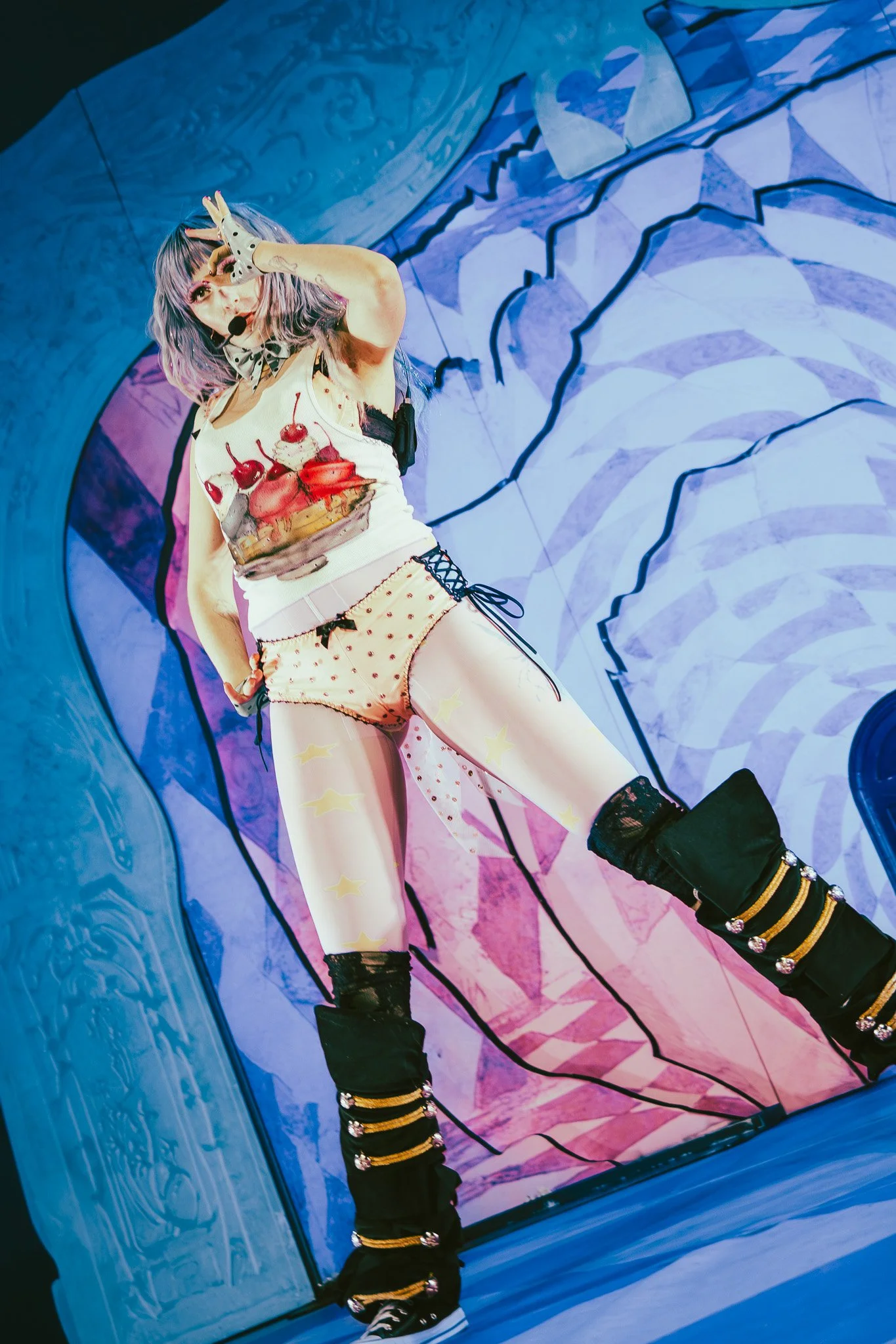  Ashnikko performs “Sticky Fingers” from her 2025 album  Smoochies . 