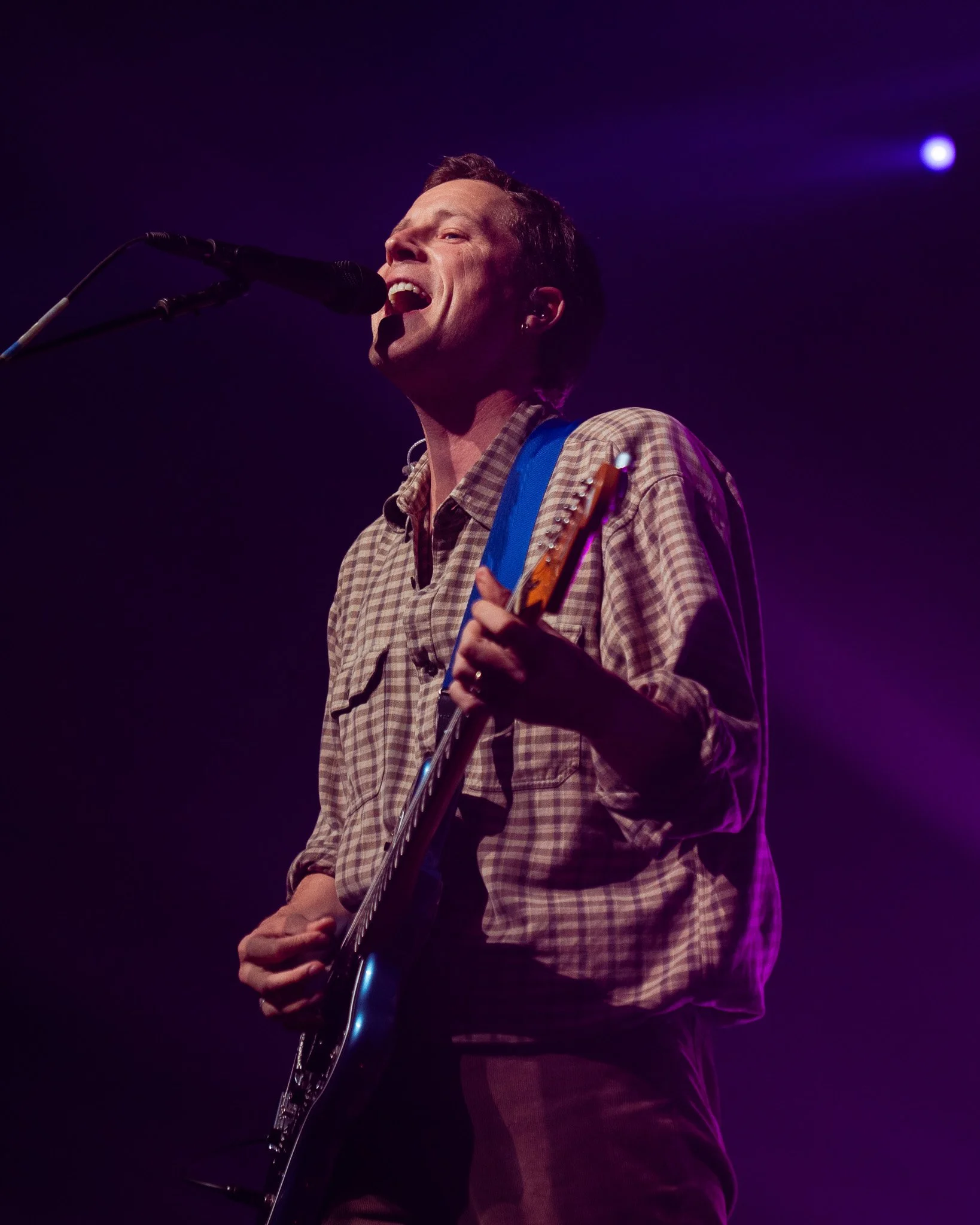  Wyndham sings the powerful lyrics of “Kid,” the indie-rock track from Palace’s latest album  Ox . 
