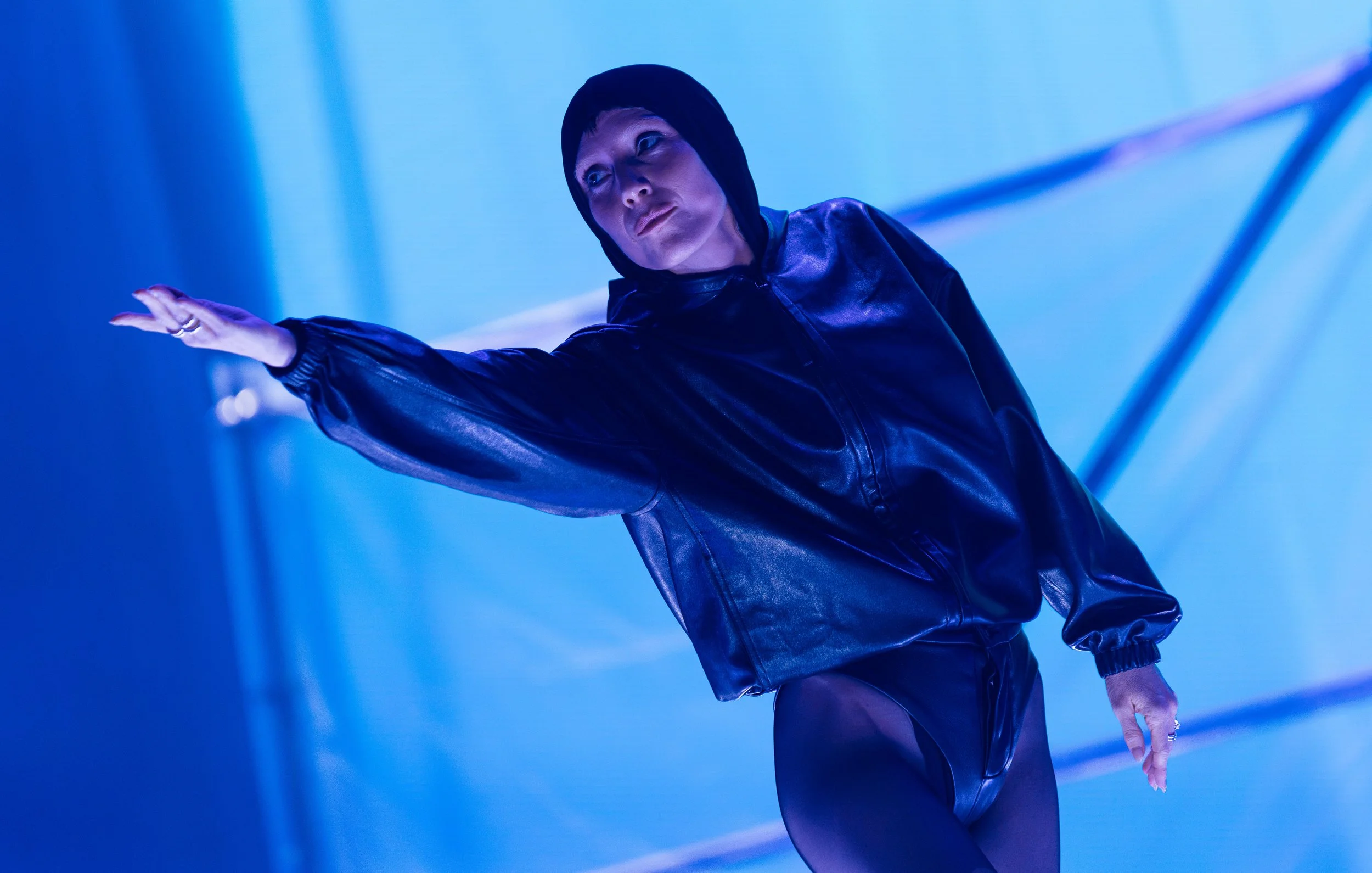  Swedish singer-songwriter Lykke Li begins her set at Austin City Limits with the titular track “I Never Learn” from her 2014 album  I Never Learn.  