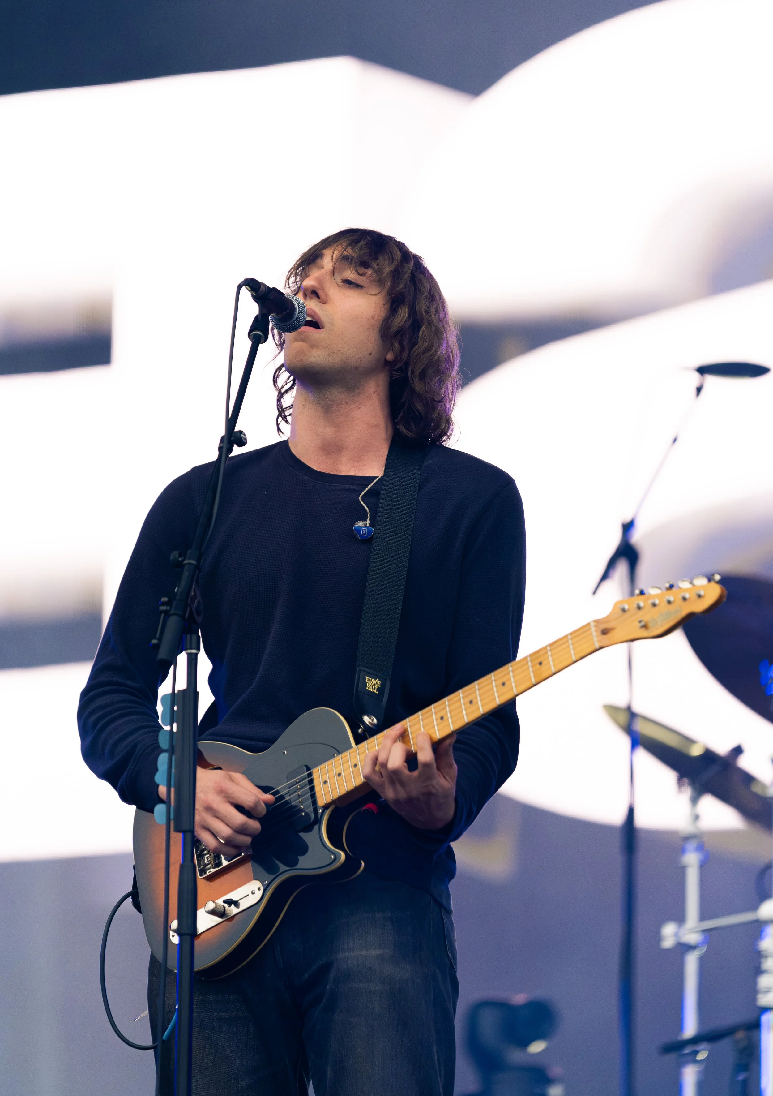  Geese’s lead vocalist Cameron Winter sings the gut-wrenching lyrics of “Husbands”: “And if my loneliness should stay / Well, some are holiest that way / Falling apart, falling apart.” 