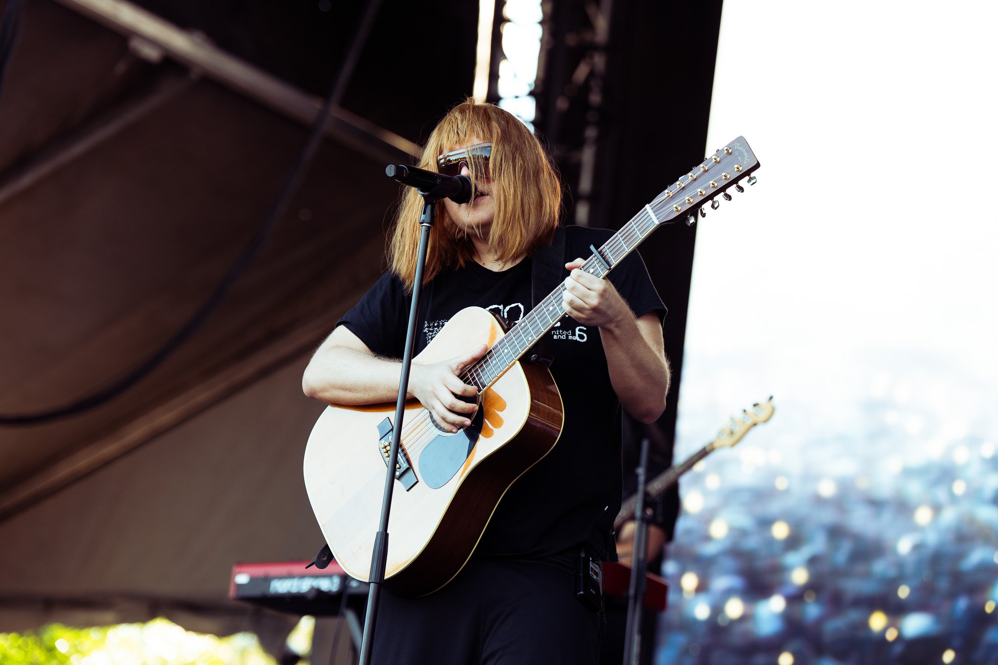  Spanish singer-songwriter and record producer Rusowsky performs “Johnny Glamour” and “ALTAGAMA” at the Beatbox stage. 