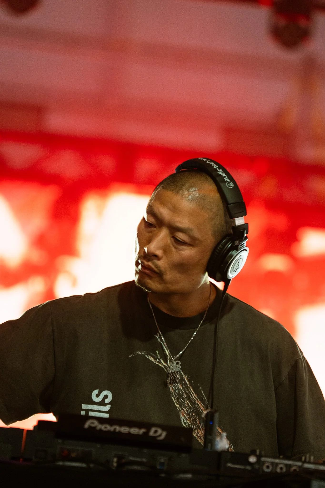  Japanese DJ ¥ØU$UK€ ¥UK1MAT$U performs a genre-defying set at the Tito’s Stage. 