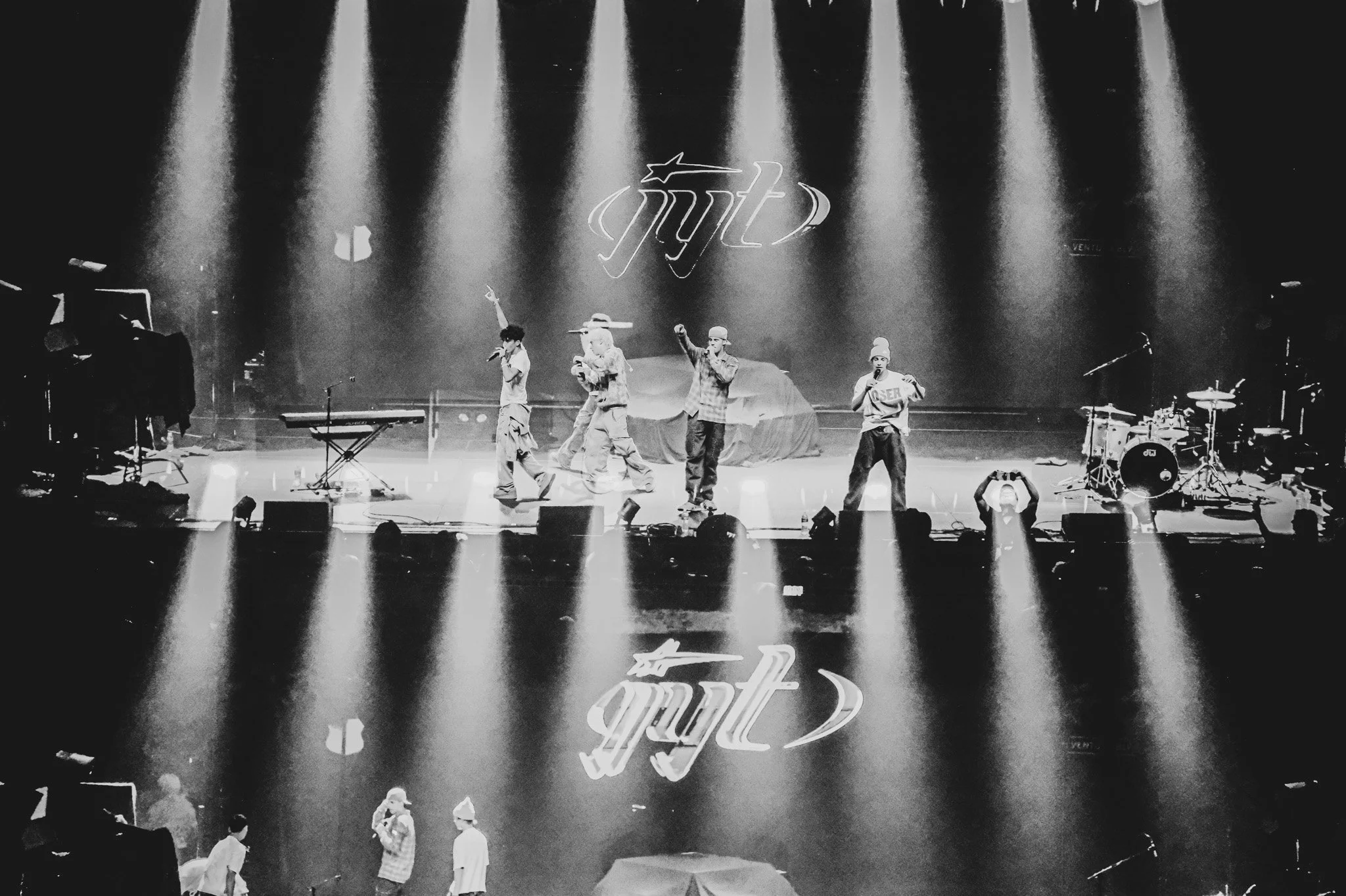  JYT performs the powerful “Say Less.” 