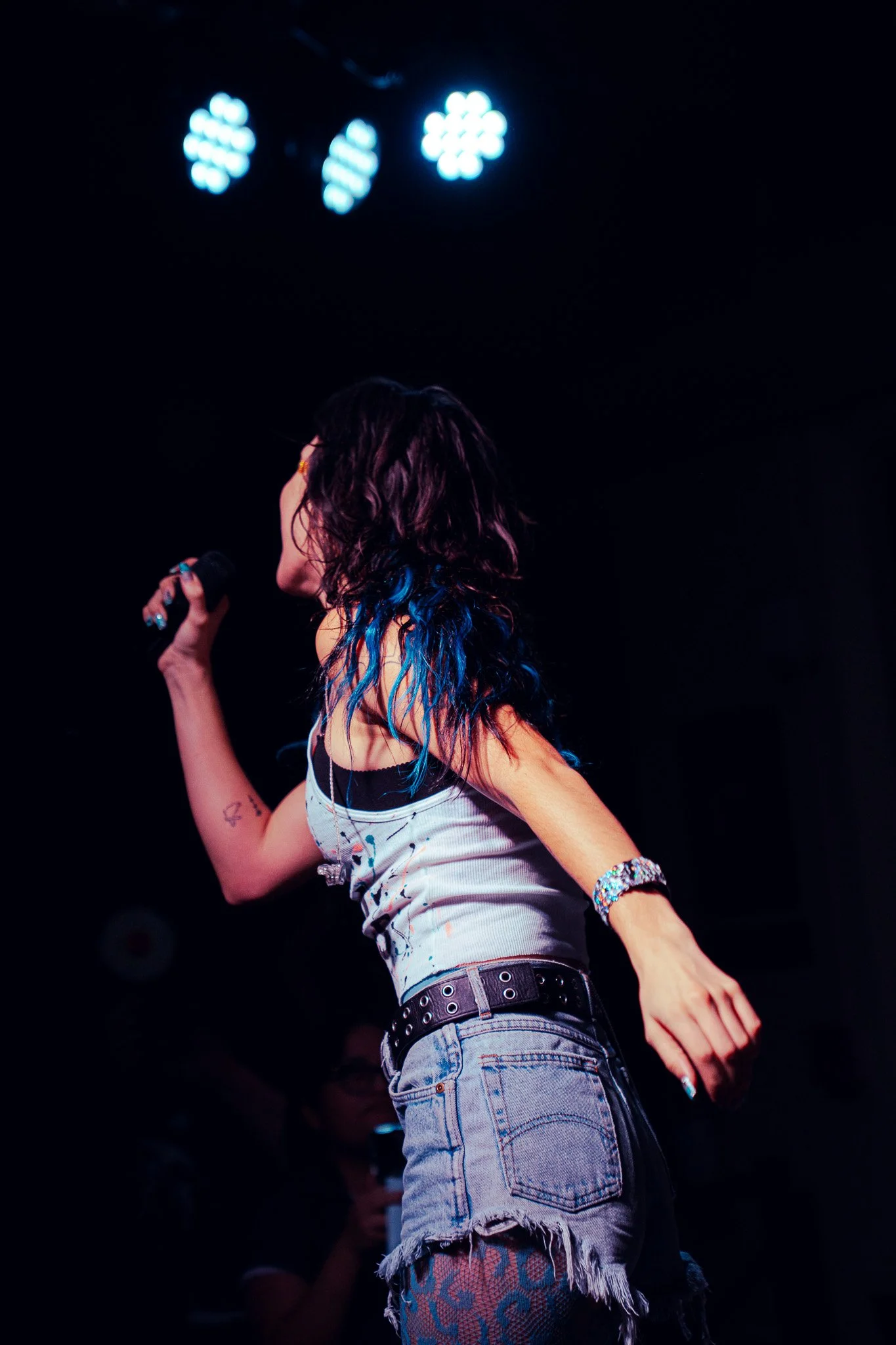  MARIS blissfully performs “Salt Water Taffy.” 