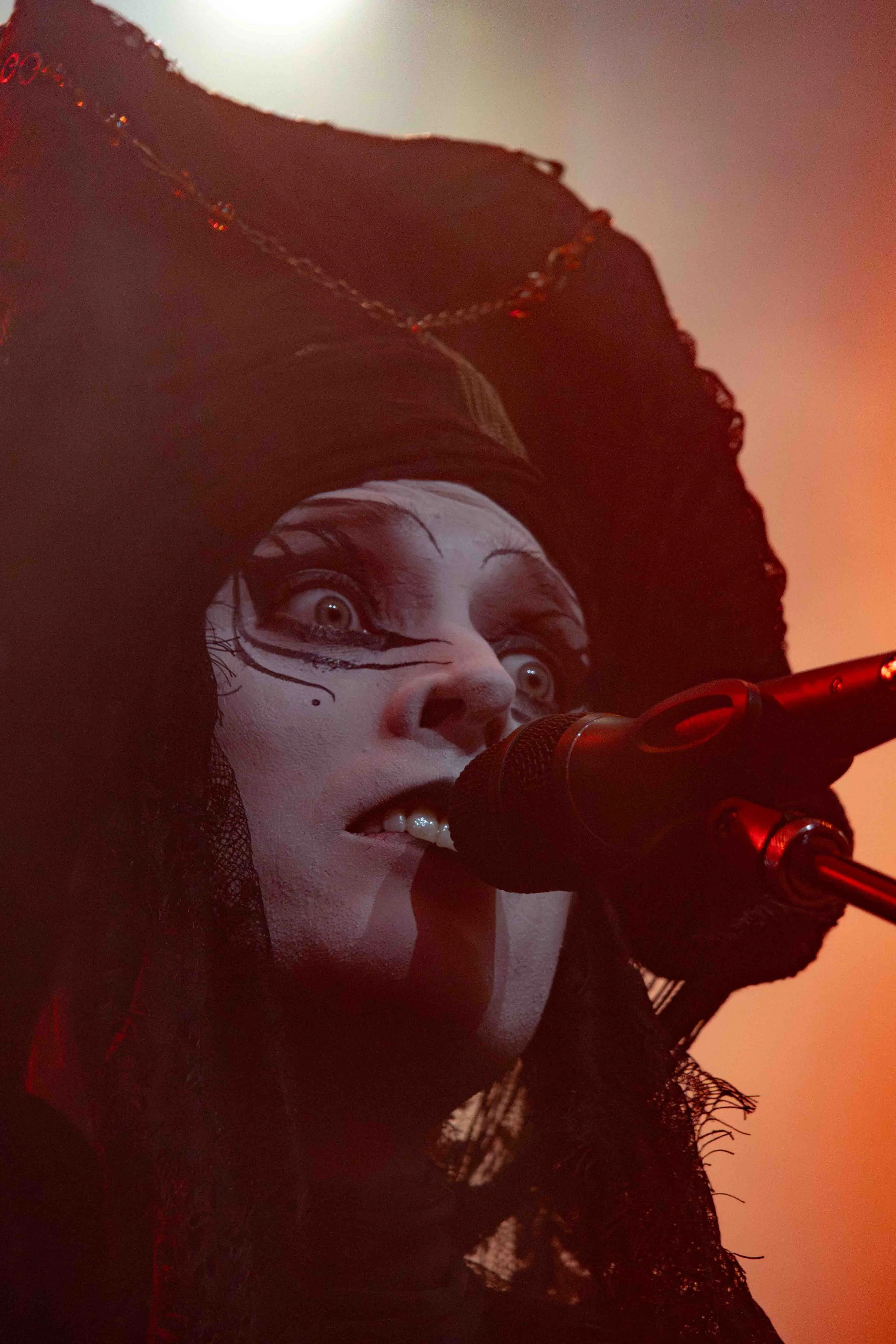  Hultén sings with his eyes wide during the nordic-folk song “The Roses.” 