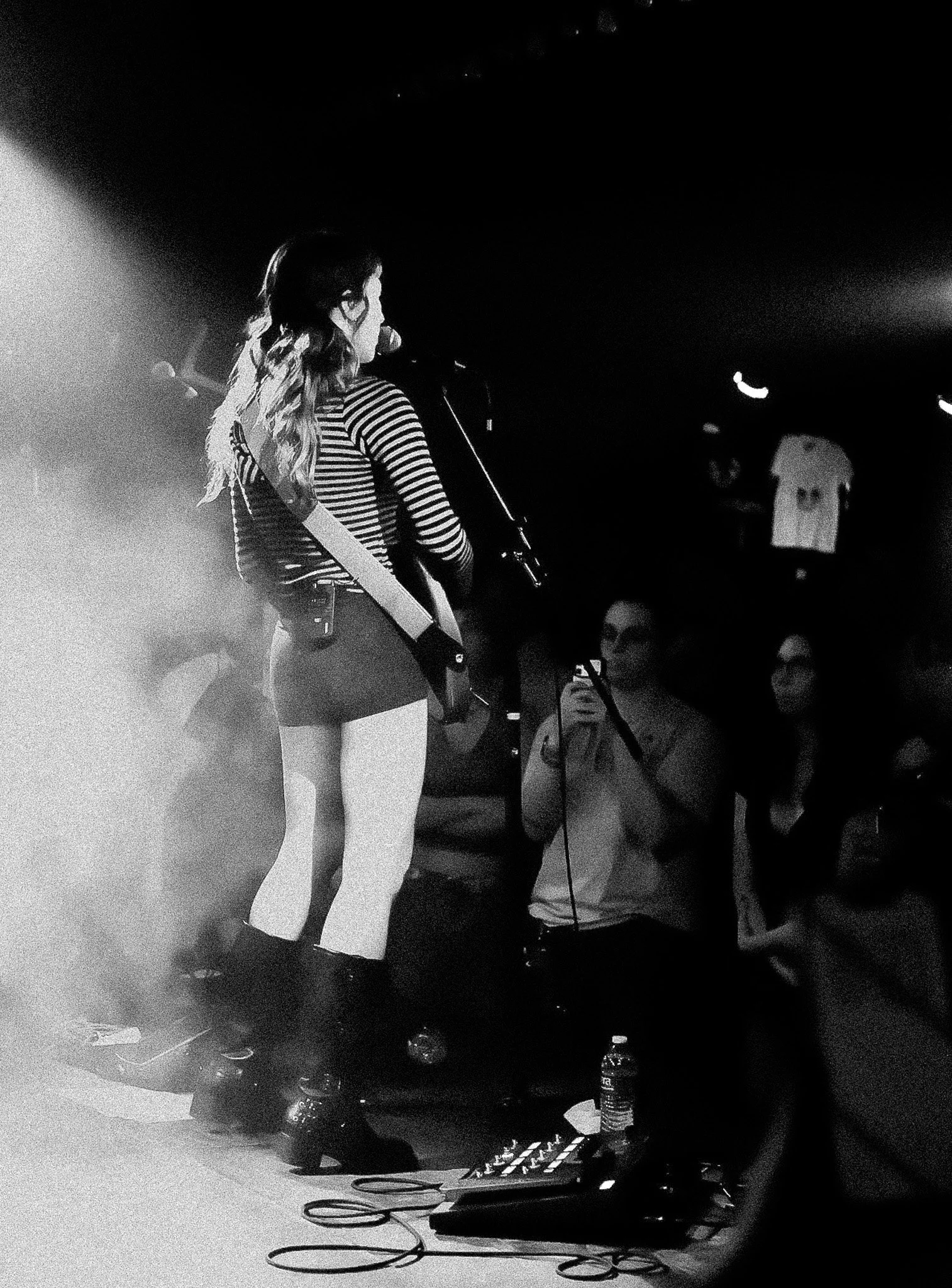  Kenna sings her song “Severance,” which is based on the Apple TV show. 