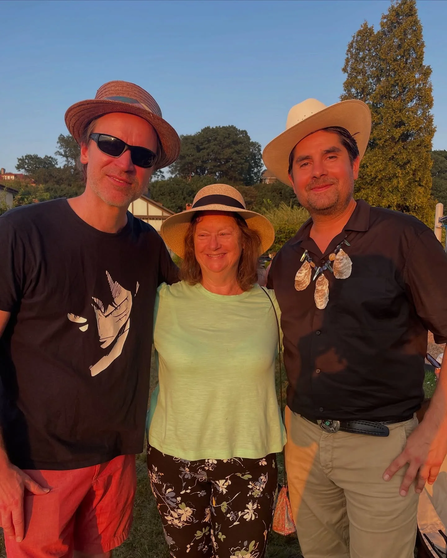 Long time coming, met @colinmcgrath.music (on left) the other eve at 'Grateful To Be Alive' show in Hastings. He's known my uncle Brendan @bok_music for years. I've heard his name now I got to meet the man. Great musician, make sure to see where he's