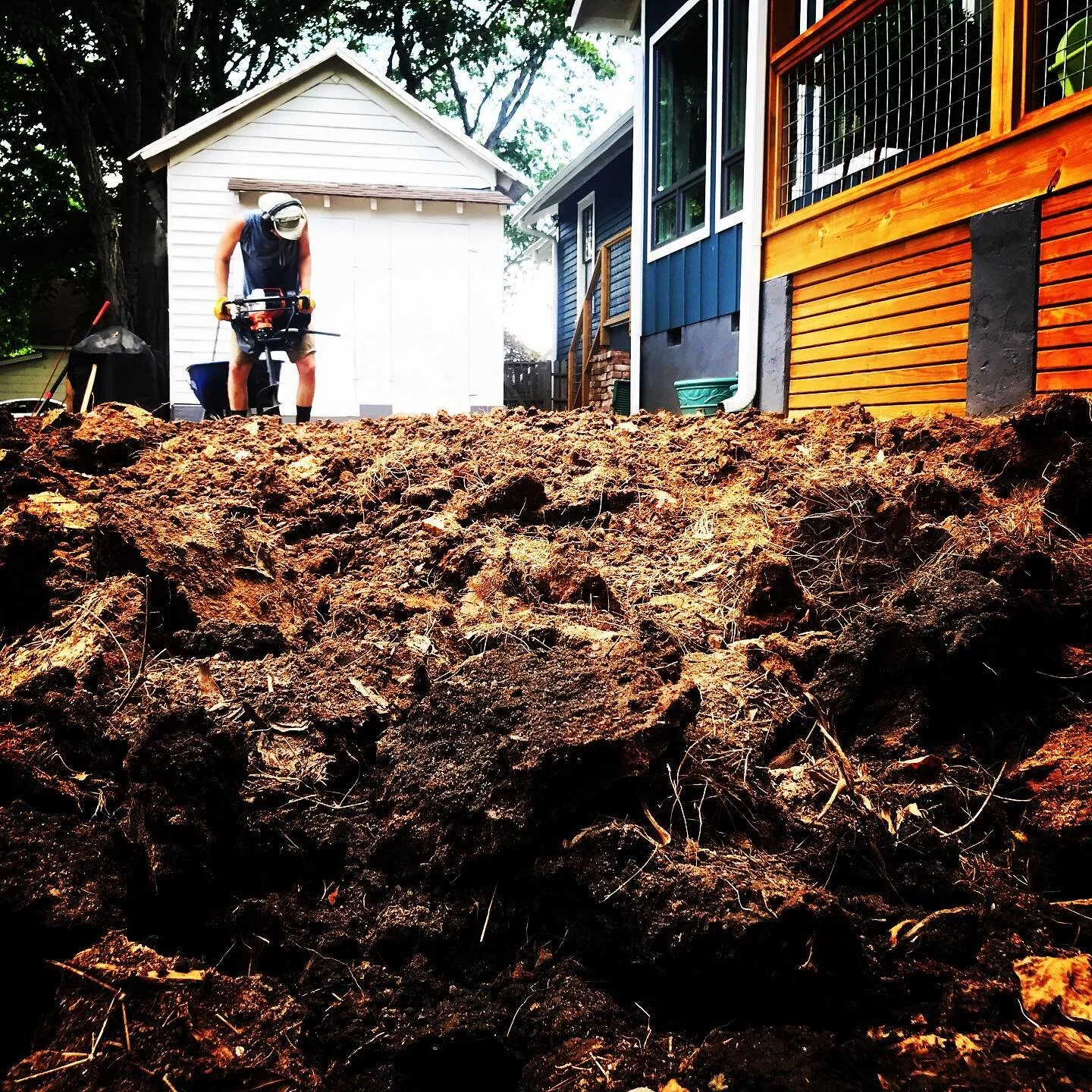 Loose dirt is 🔑 #dig #remove #repeat #stihl #stihltools #stihlauger #landscape #designbuild #landscapearchitect #landscapedesign #landplanner #monfrère