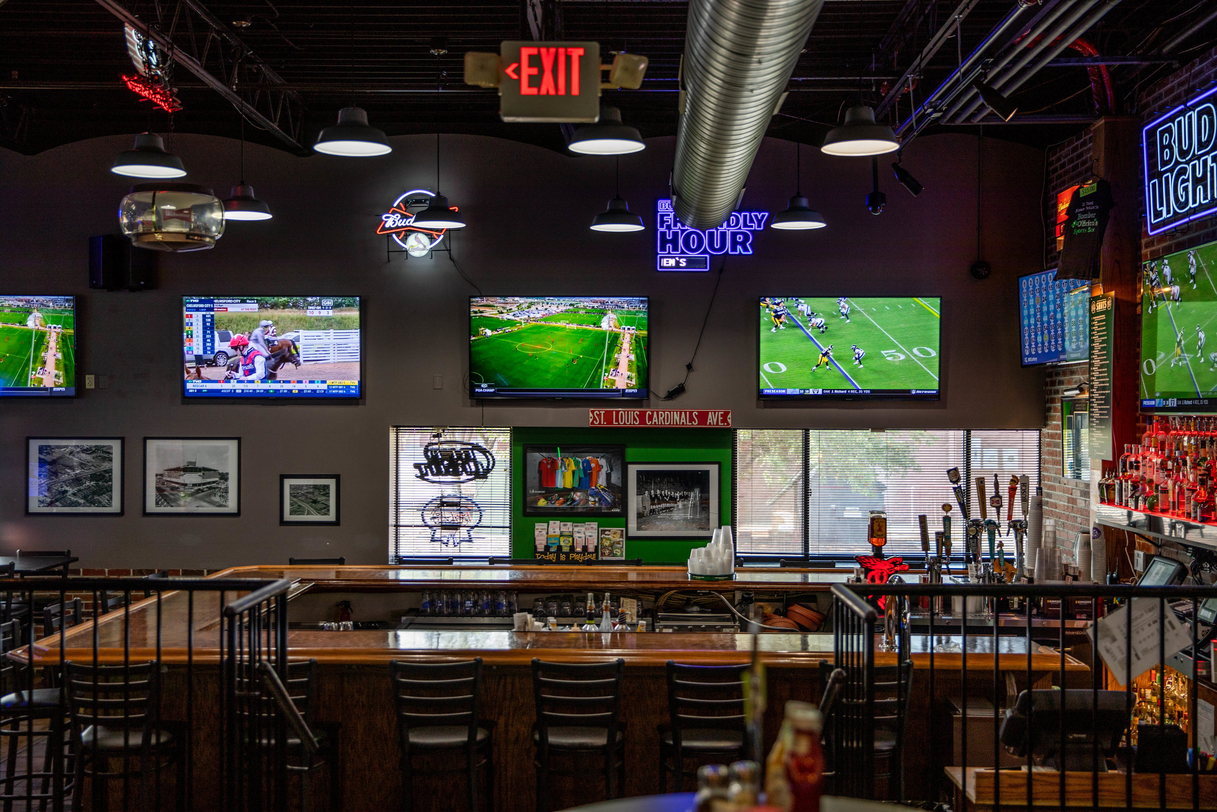 Bomber's Sports Bar.jpg