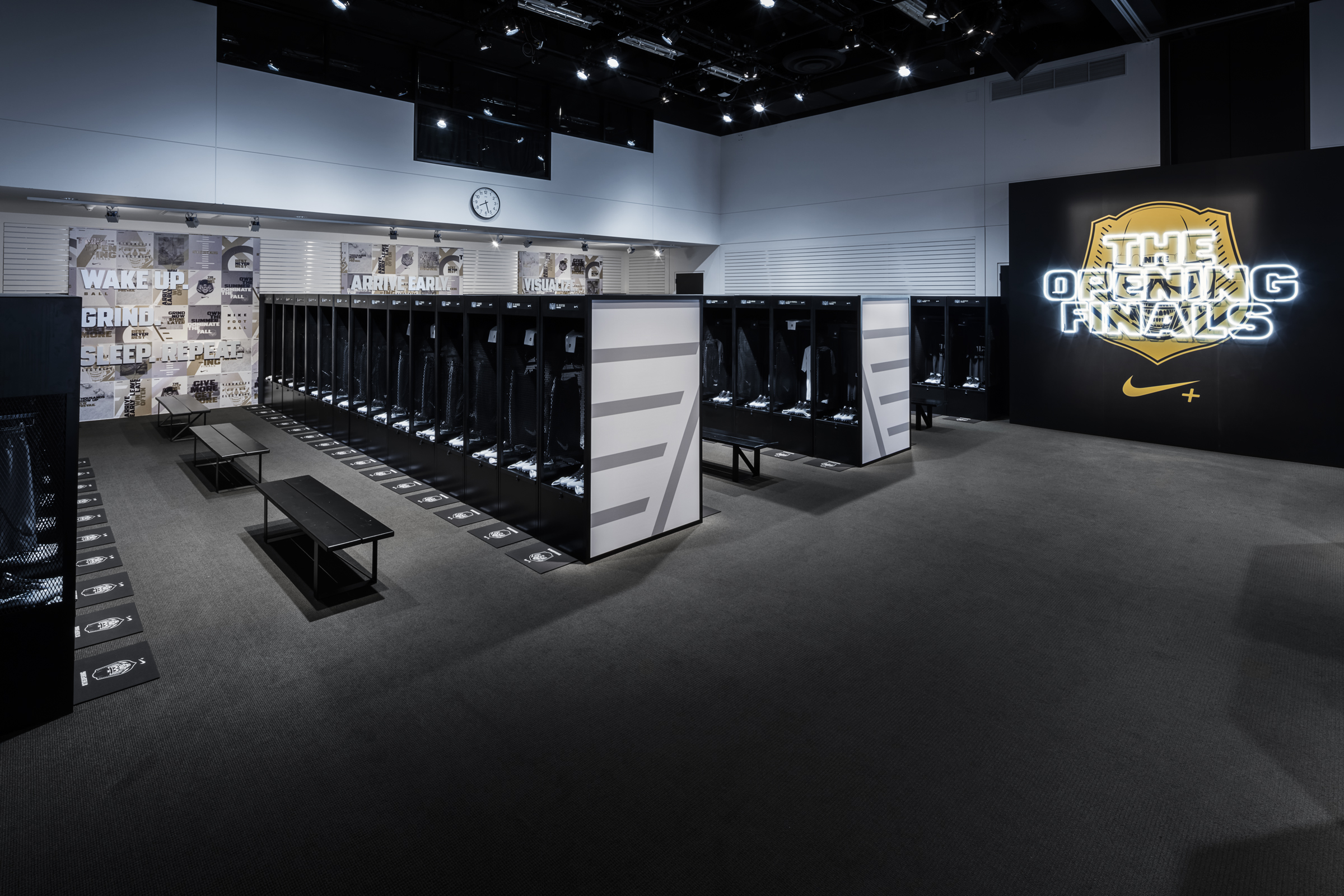 nike locker room