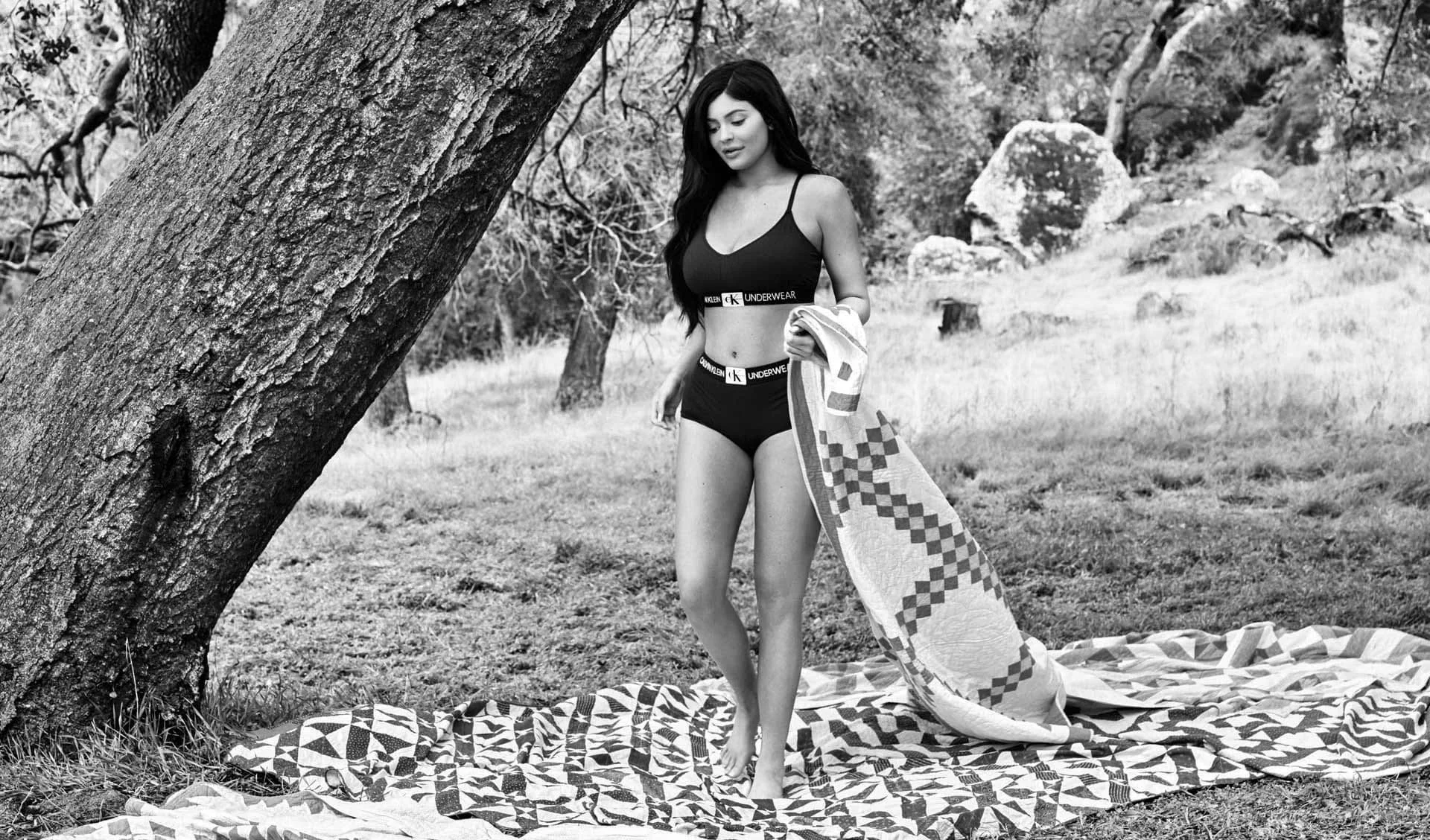 calvin-klein-jeans-underwear-kardashian-fall-2018-ad-campaign-the-impression-011.jpg