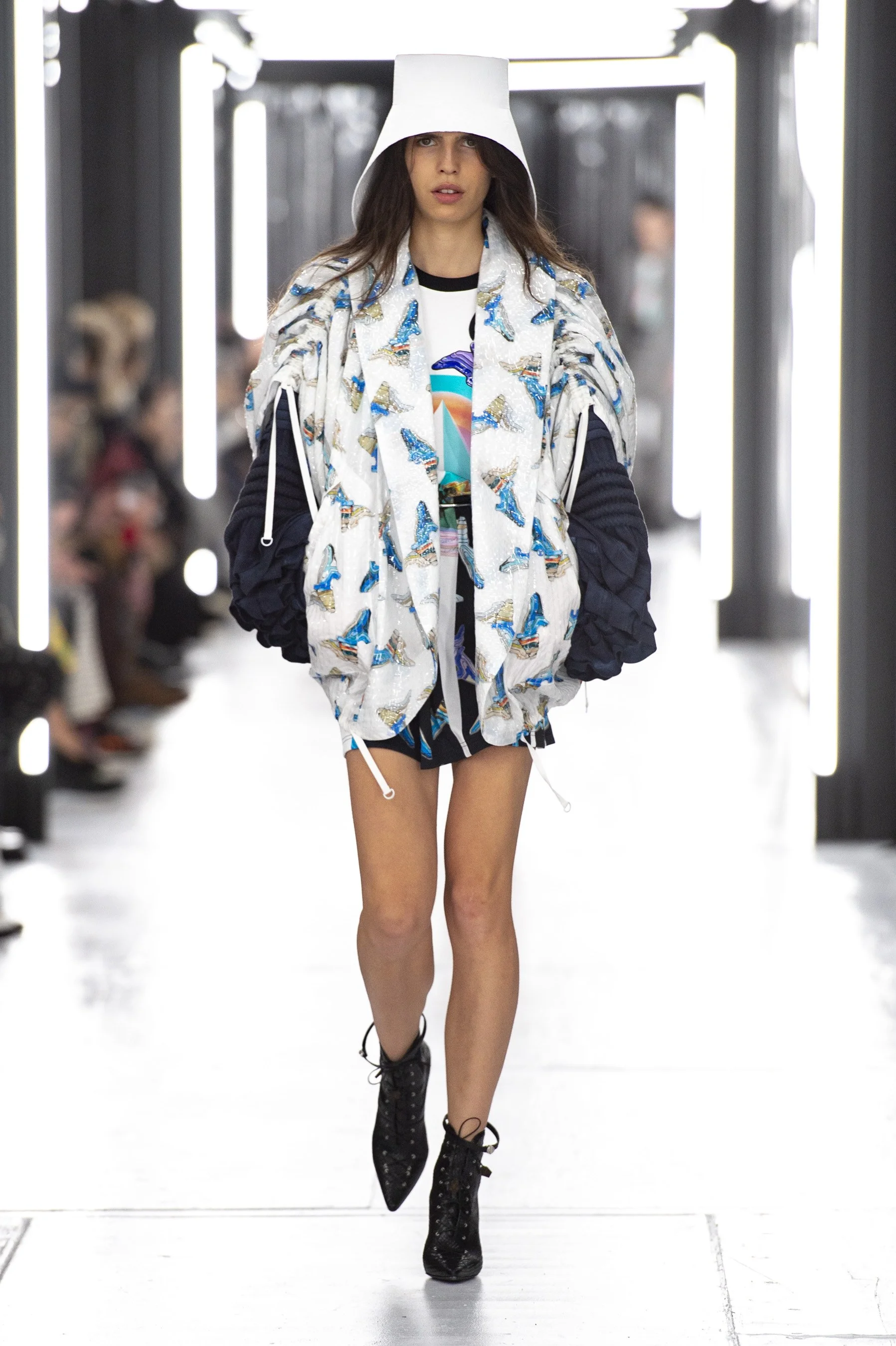 vuitton-rs19-0314.jpg
