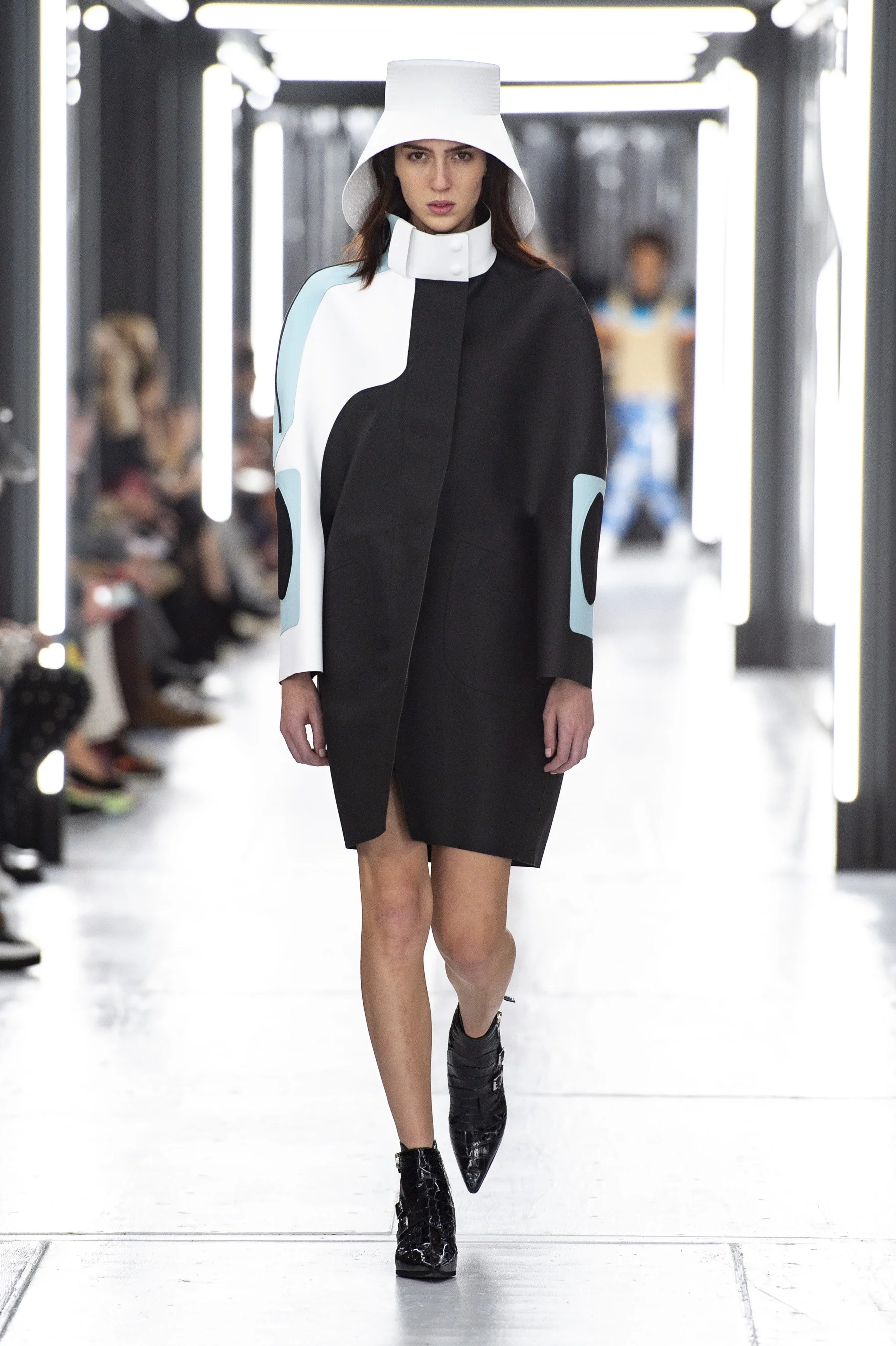 vuitton-rs19-0665.jpg
