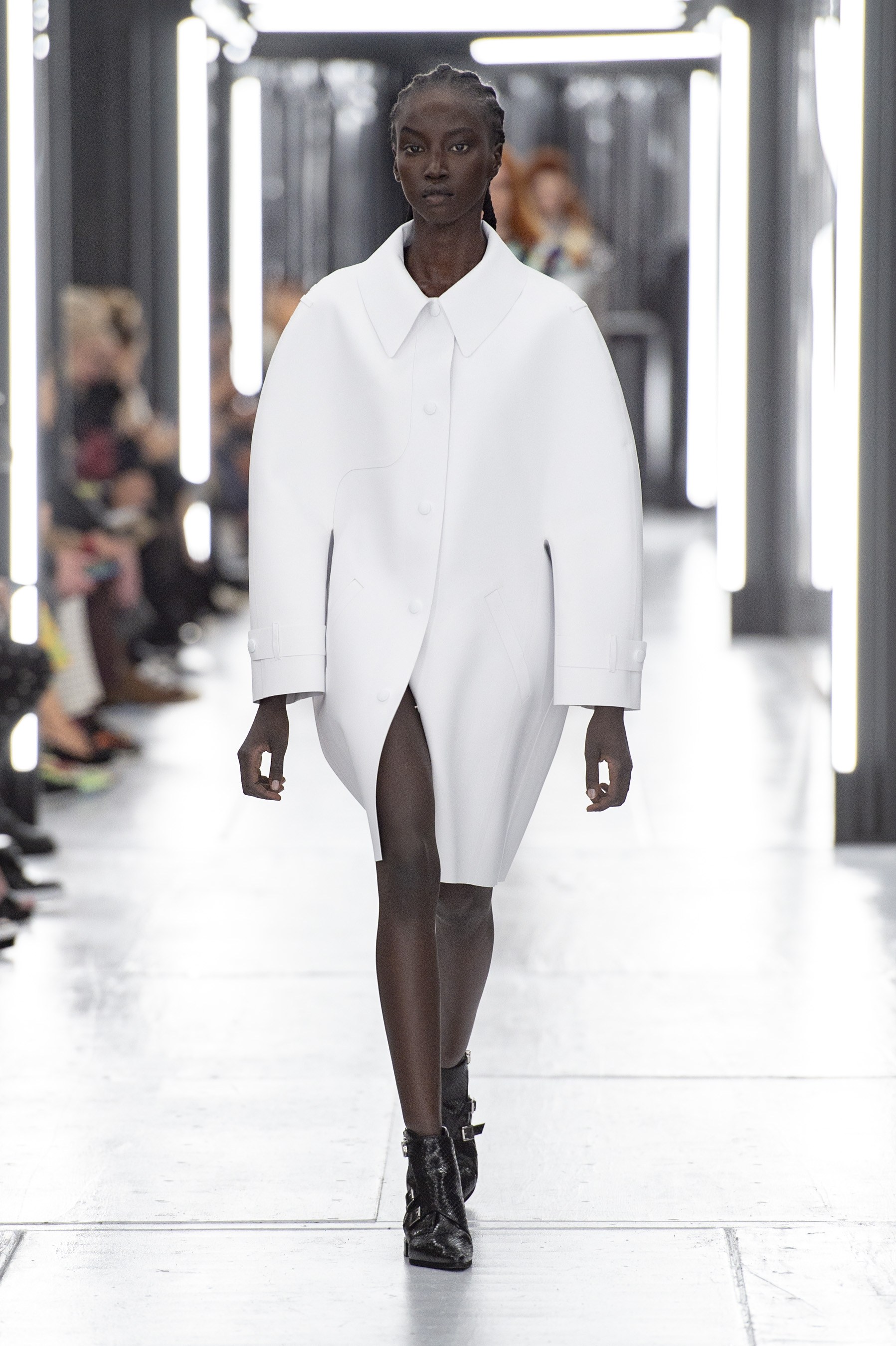 vuitton-rs19-0807.jpg
