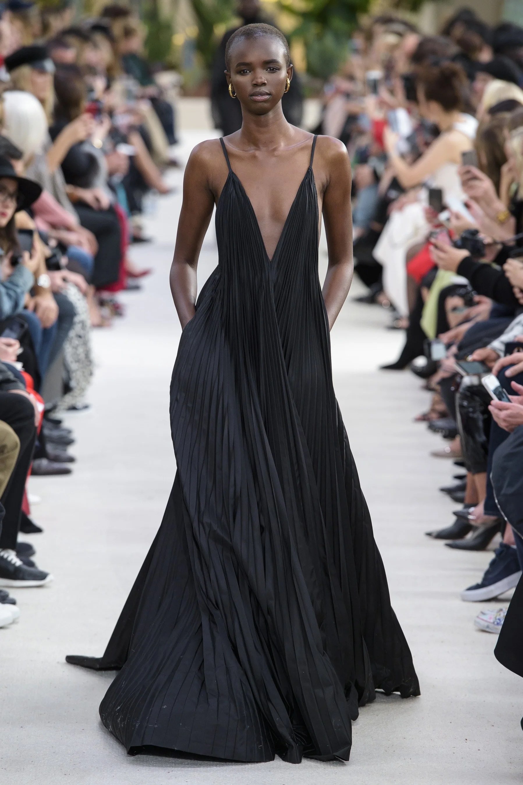 valentino-rs19-1023.jpg