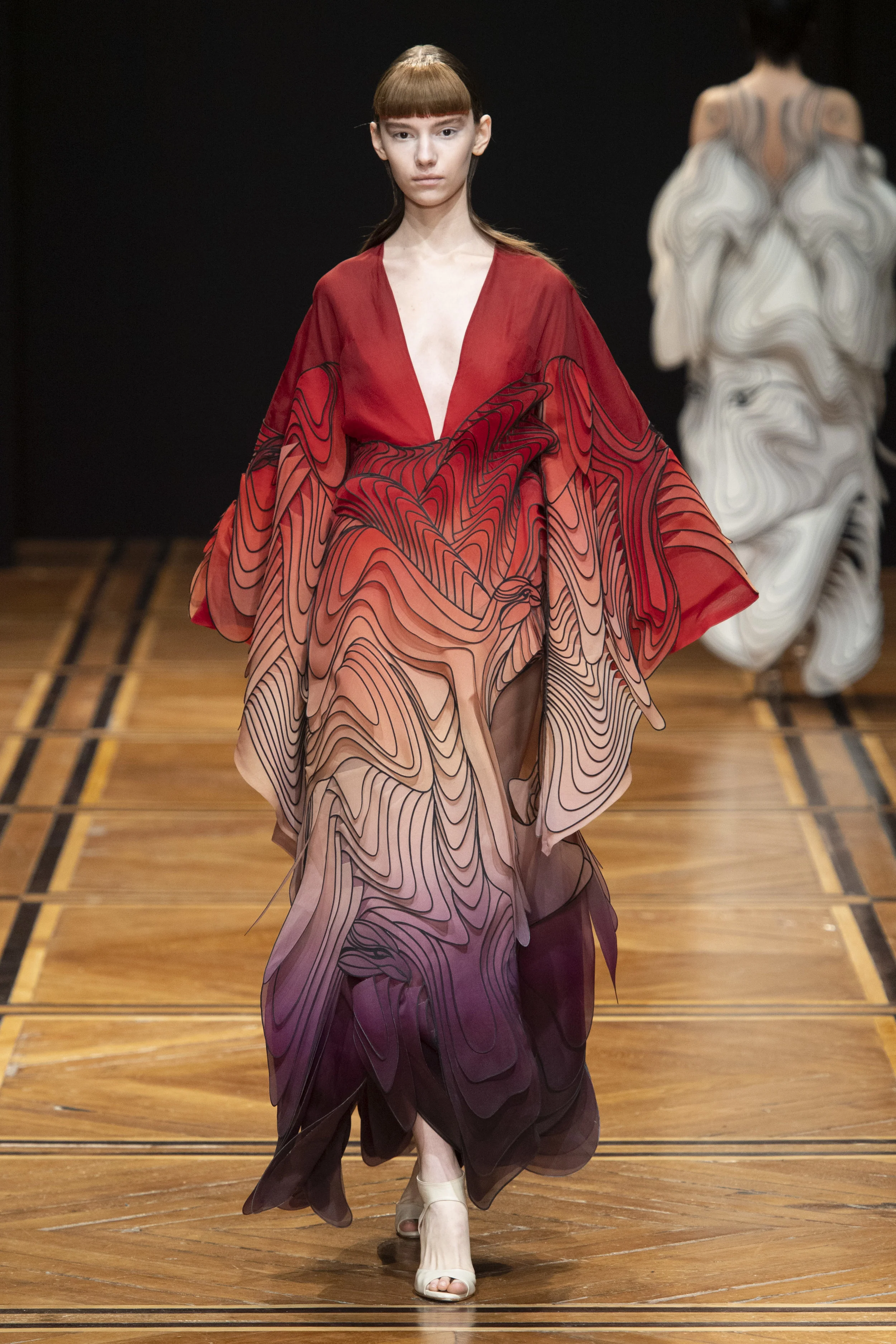 Van Herpen HC RS19 0413.jpg