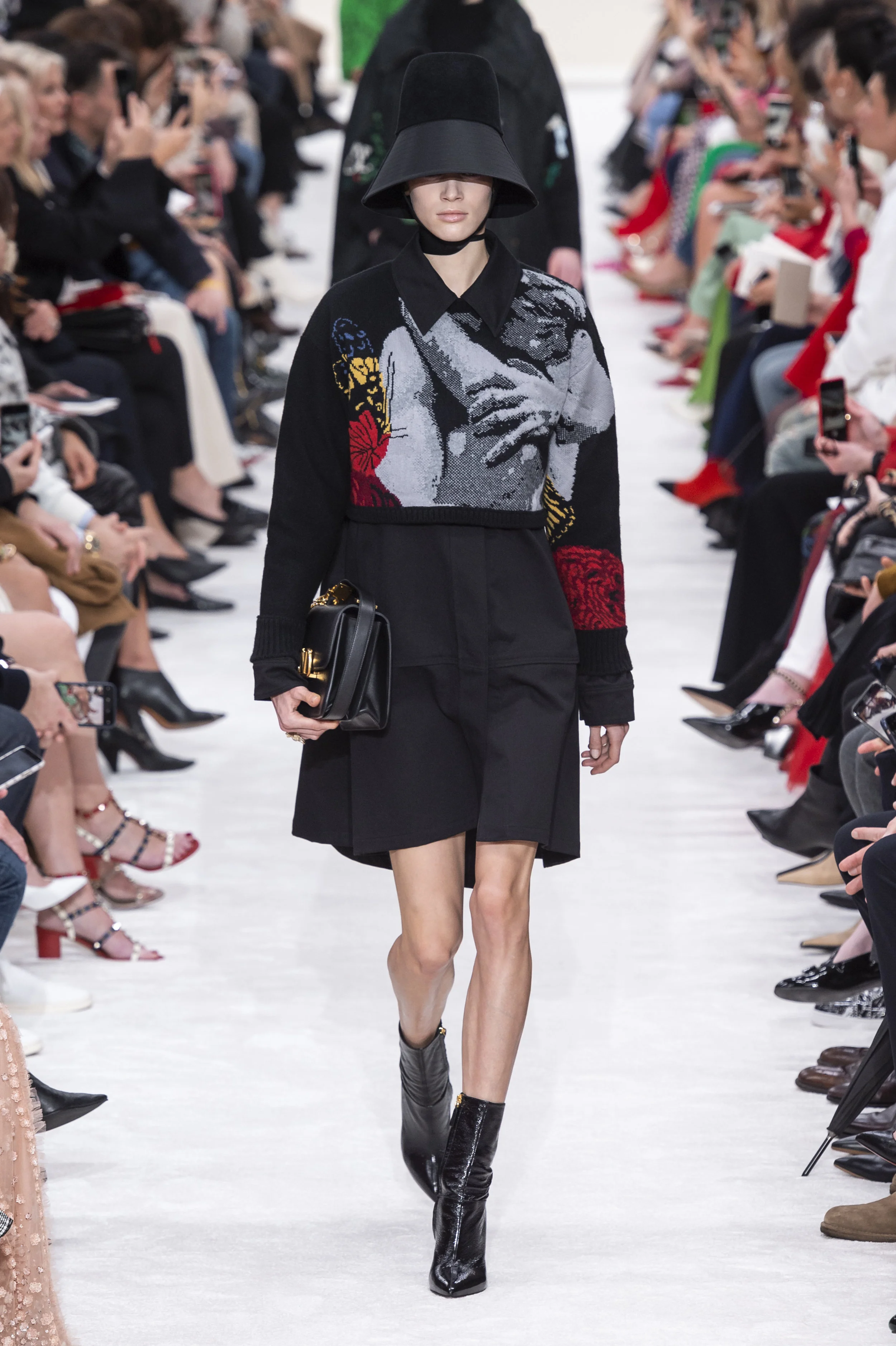 Valentino RF19 0428.jpg