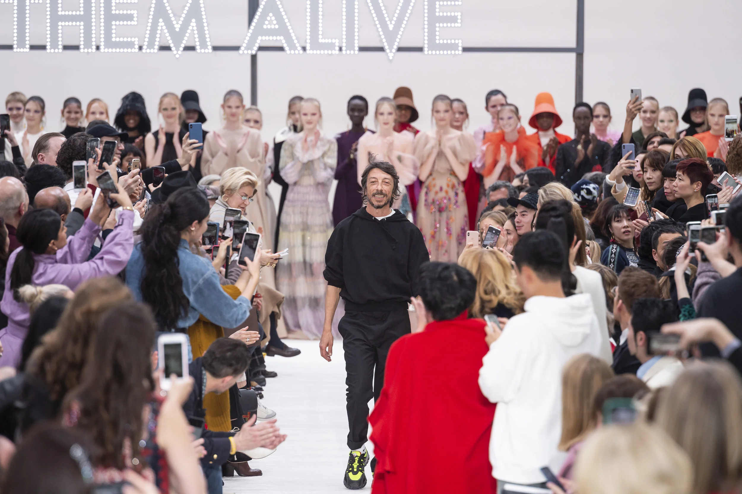 Valentino RF19 1224.jpg