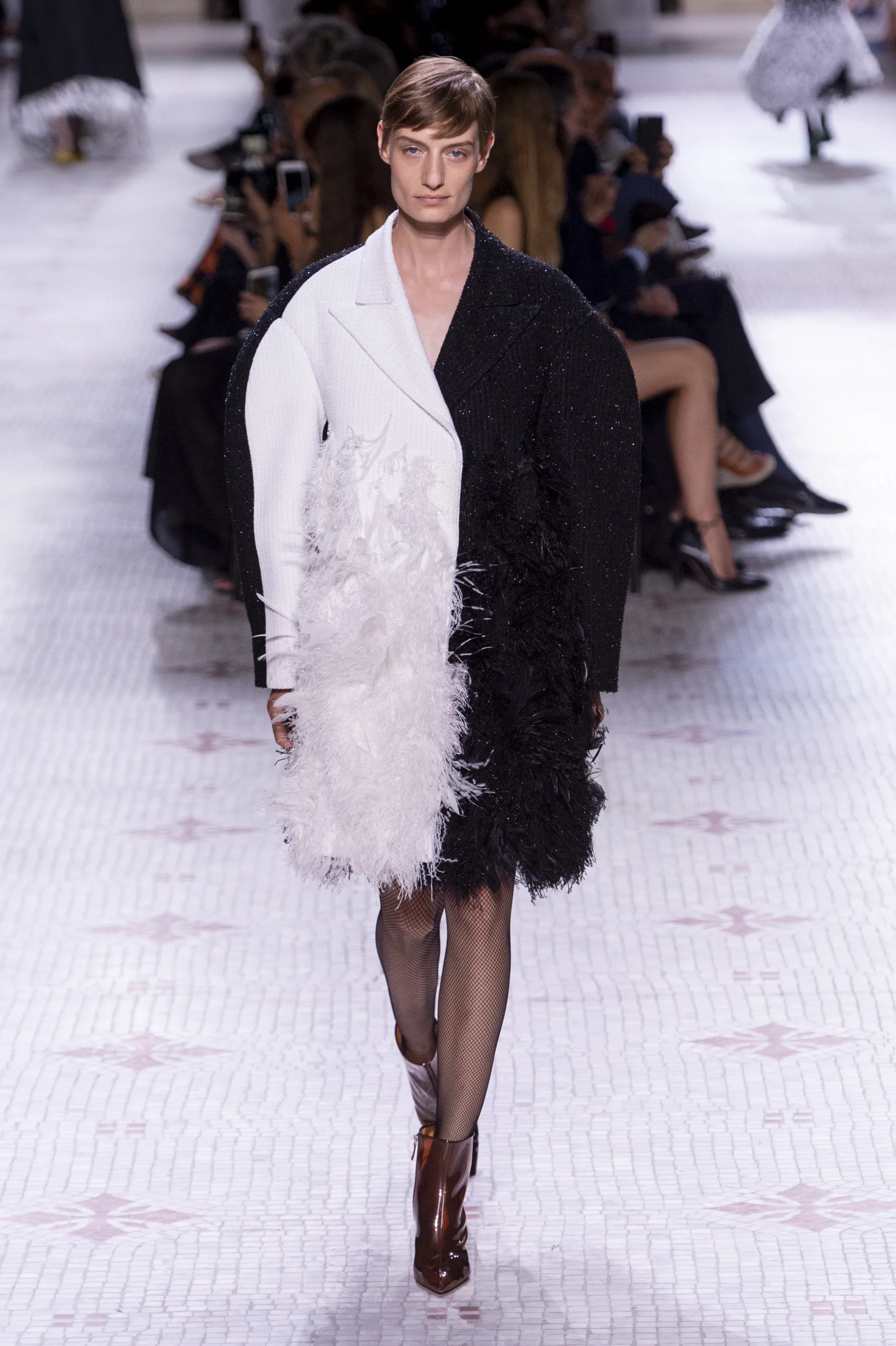Givenchy HC RF19 1095.jpg