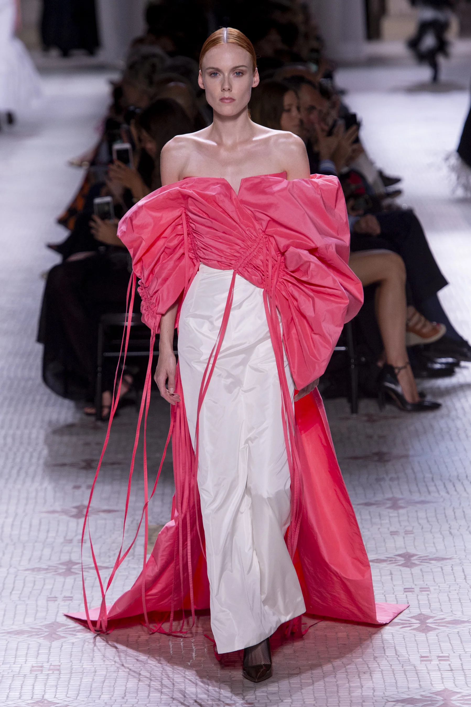 Givenchy HC RF19 1159.jpg
