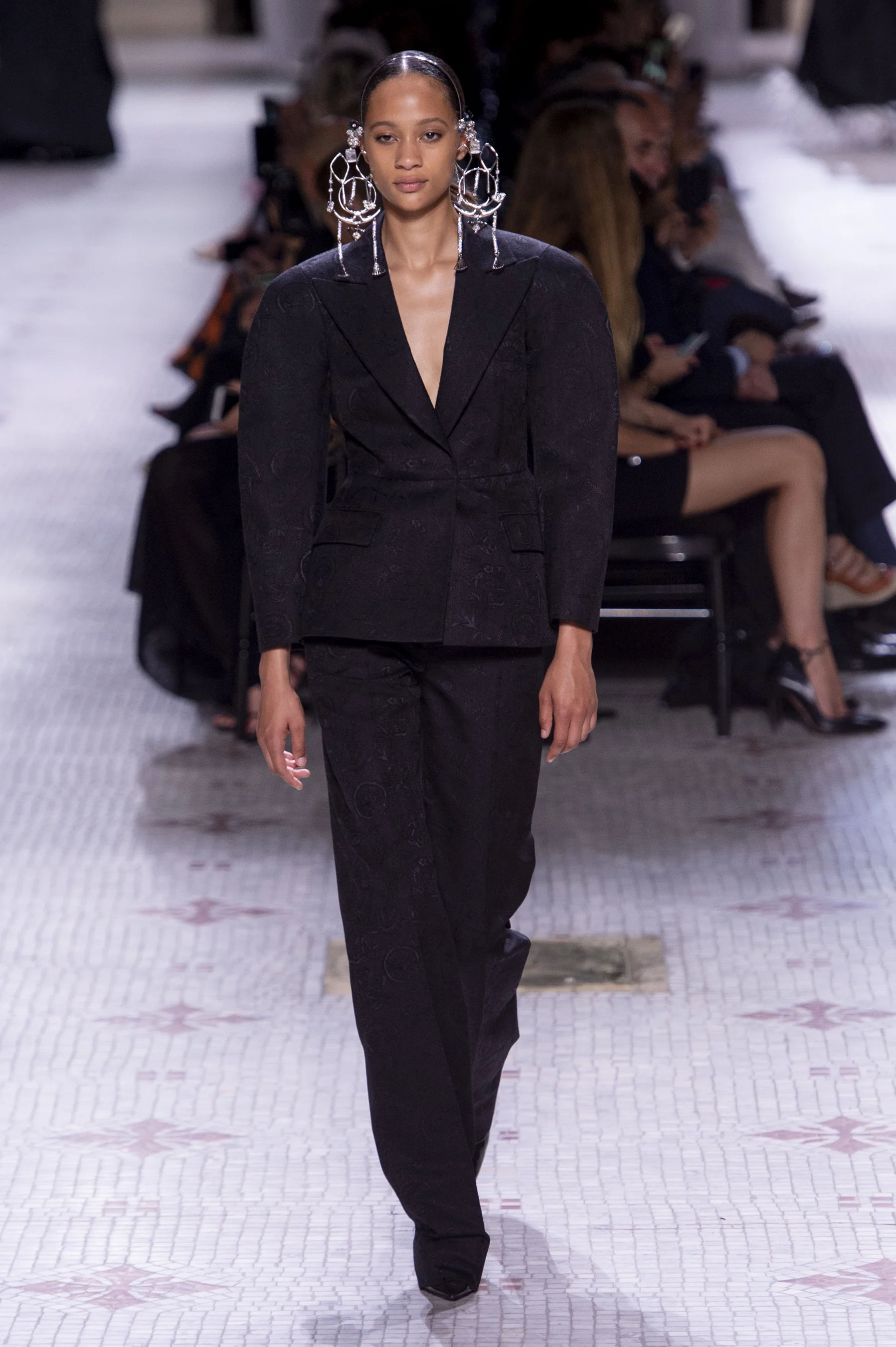 Givenchy HC RF19 1177.jpg