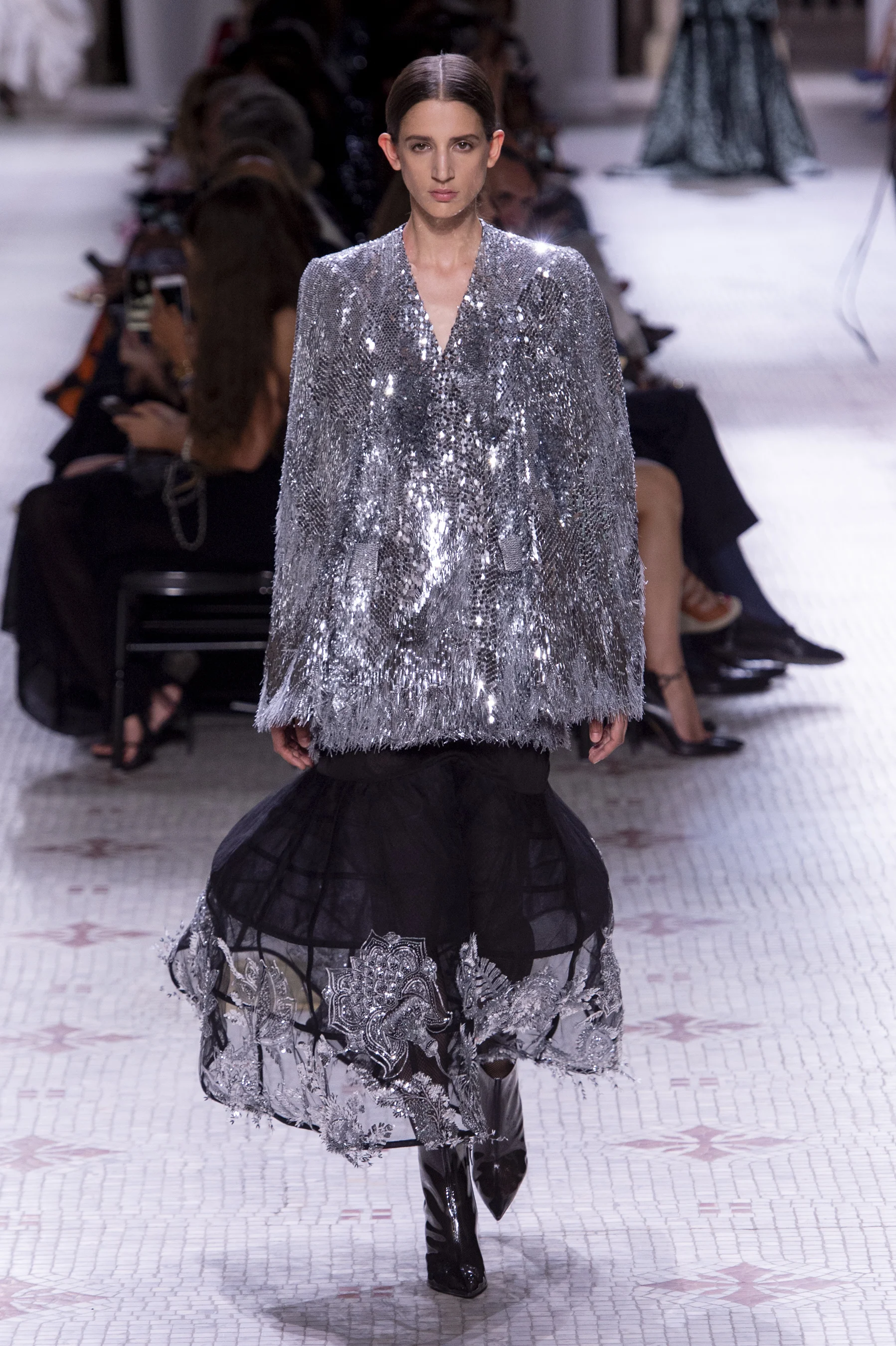 Givenchy HC RF19 1492.jpg