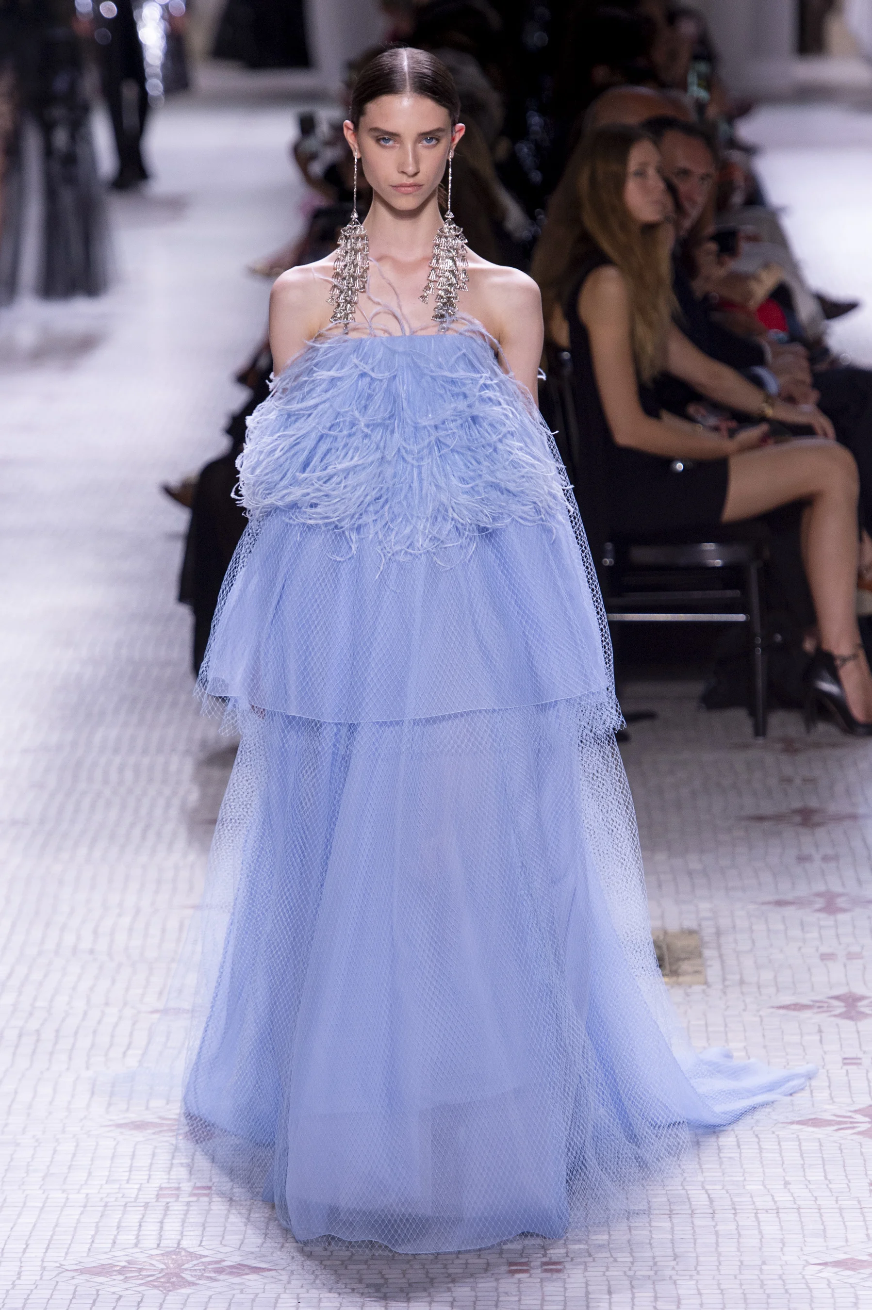 Givenchy HC RF19 1590.jpg