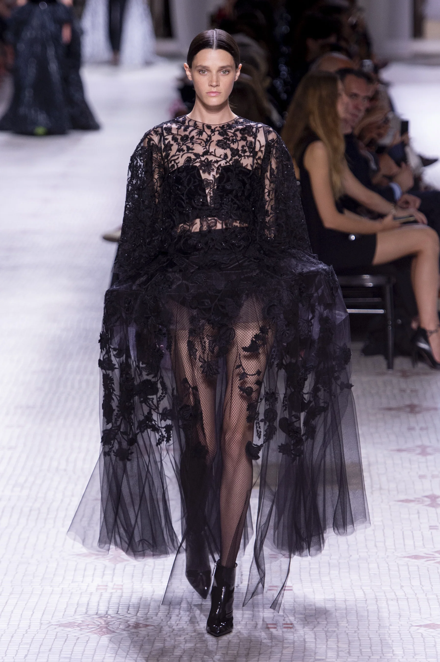 Givenchy HC RF19 1626.jpg