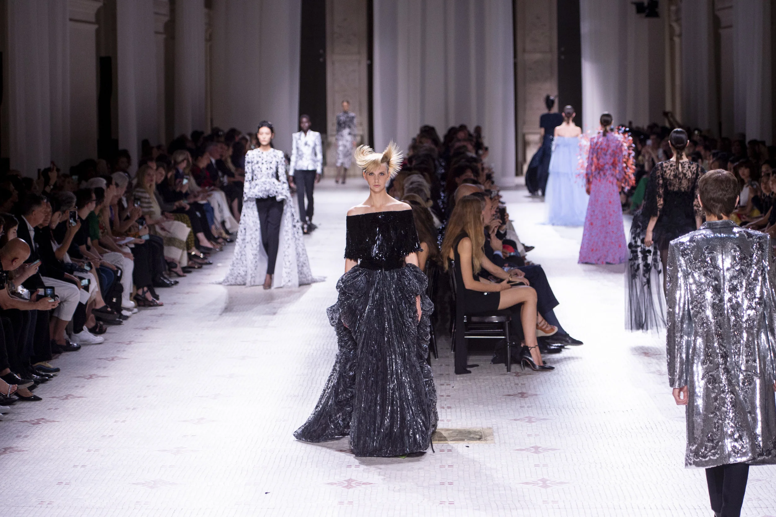 Givenchy HC RF19 1667.jpg