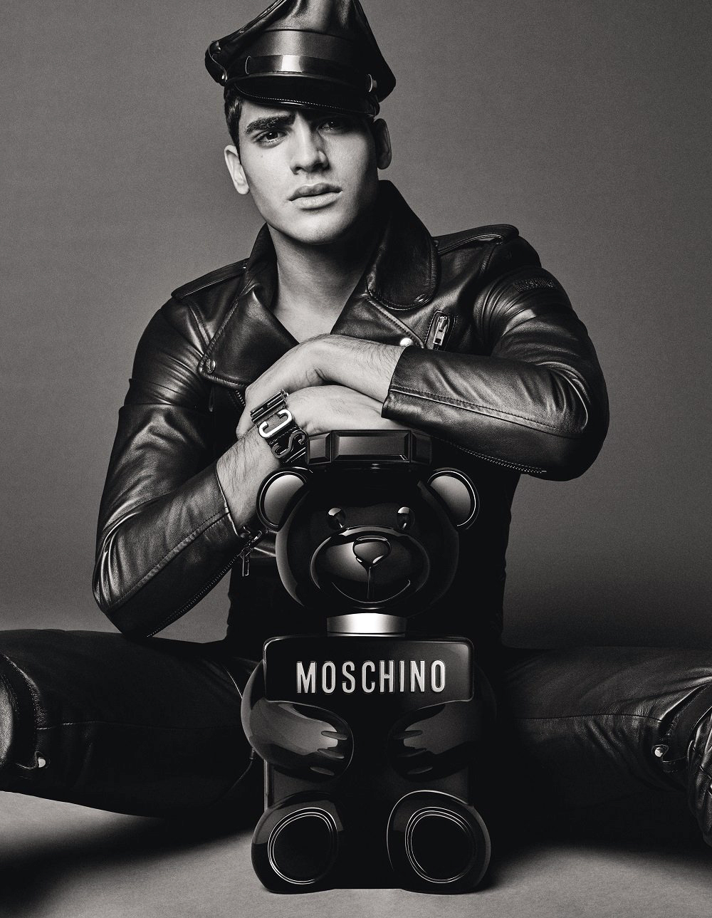 moschino_toy_boy_fragrance_summer_2019_campaign3.jpeg