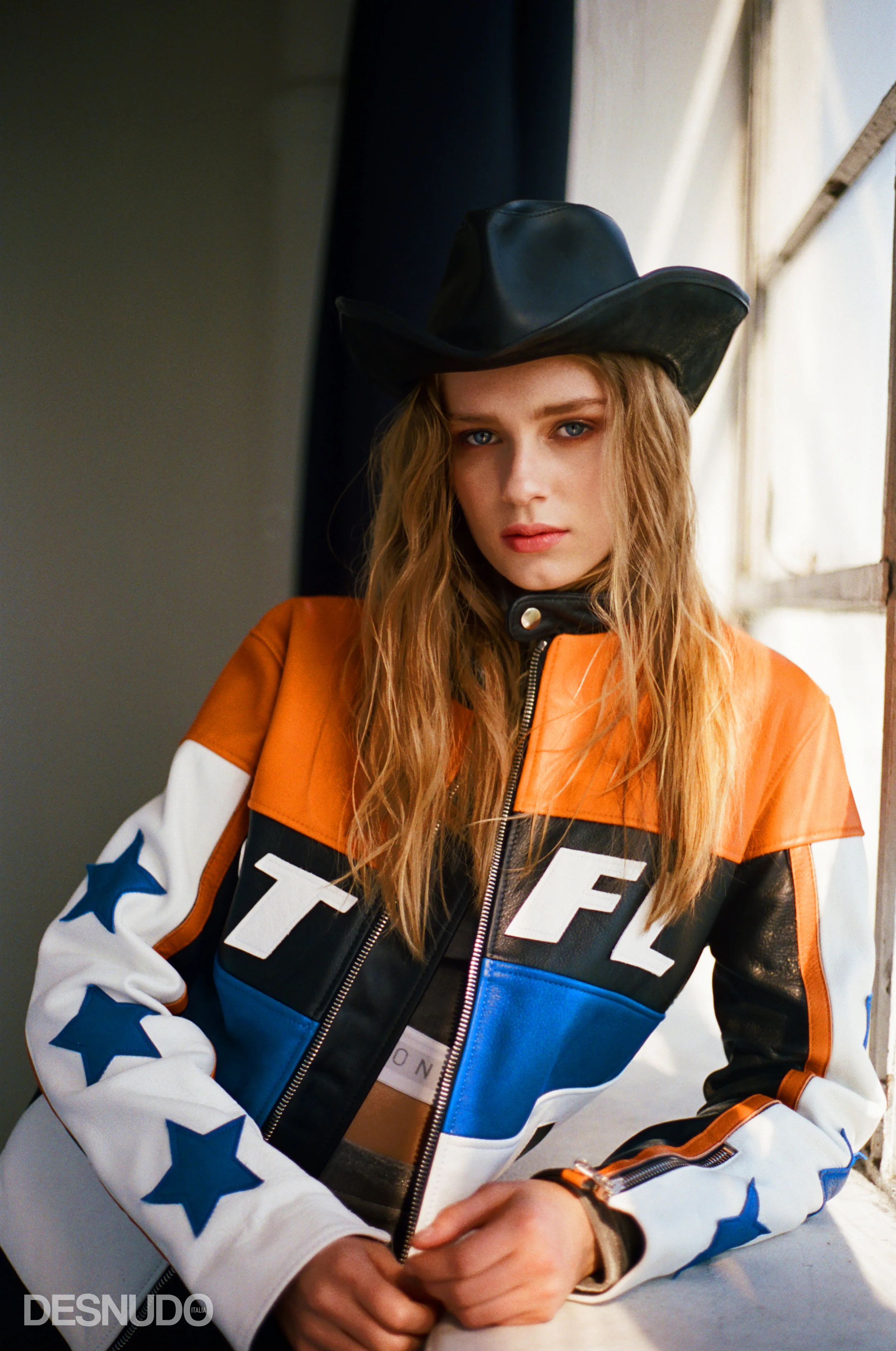 athletic top and legging shorts MARCELL VON BERLIN , leather racing jacket BEAUTIFUL FÜL , leather cowboy hat VINTAGE