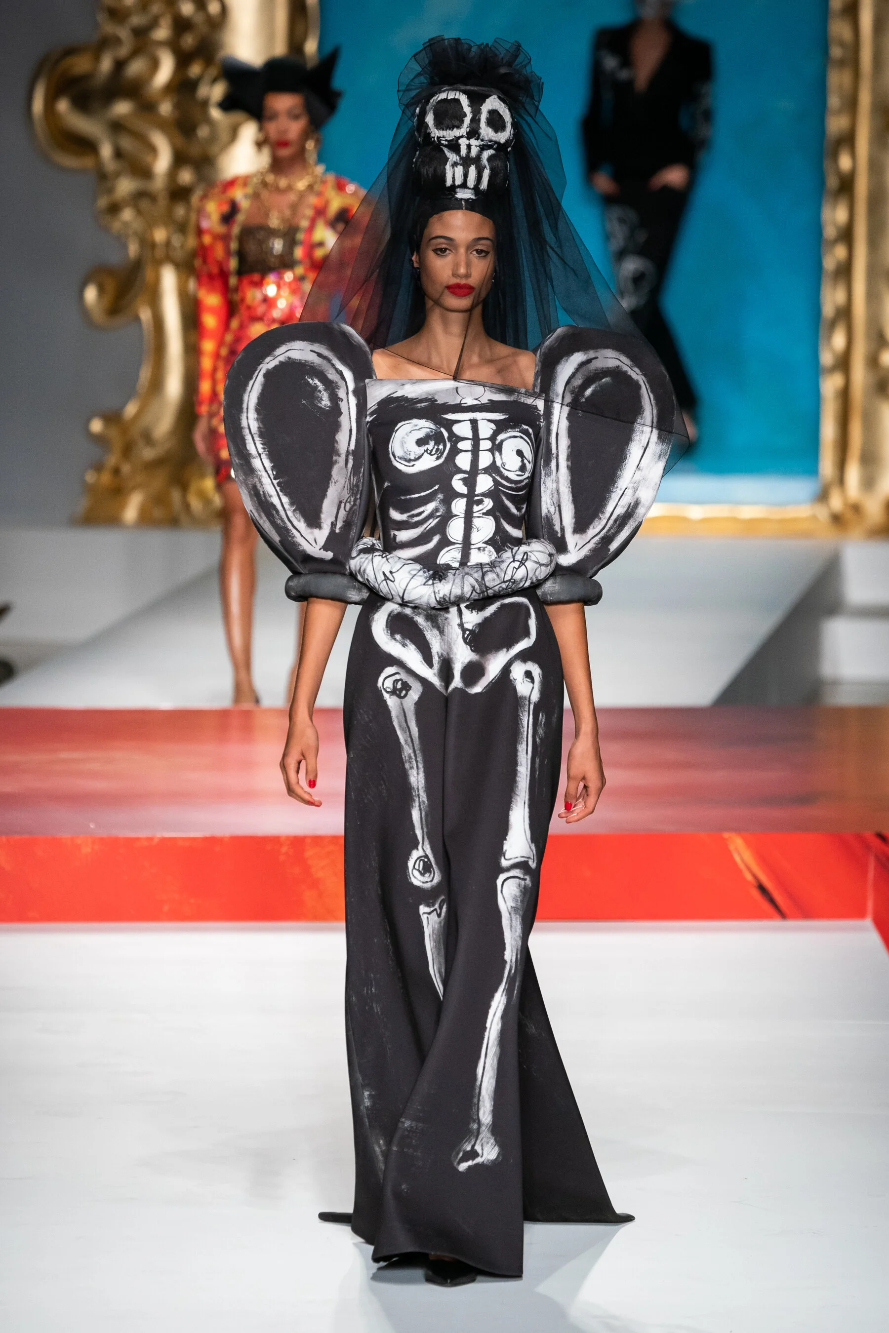 Moschino RS20 0459.jpg
