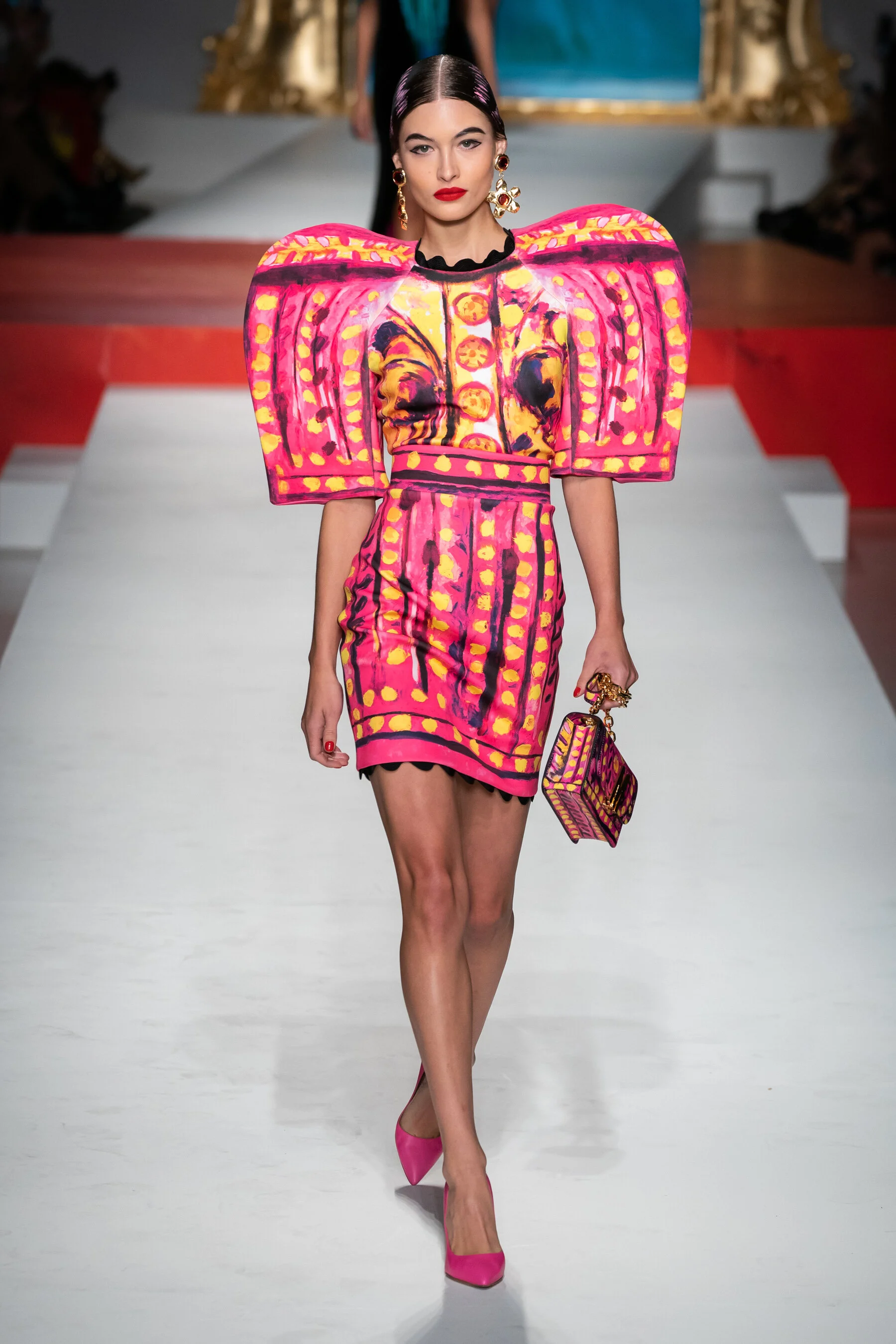 Moschino RS20 0539.jpg