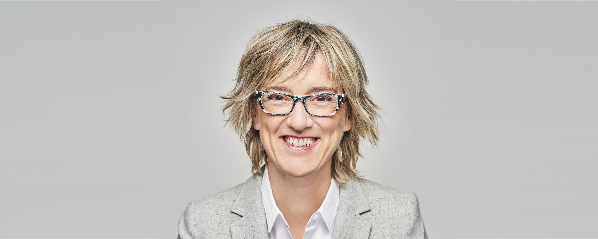 Carole Beaulieu Carole Beaulieu a été journaliste au Devoir de 1984 à 1988, avant de joindre l'équipe du magazine L'actualité et de remporter le prix Jules-Fournier pour la qualité de la langue française. Comme reporter, elle a beaucoup voyagé et signé de nombreux reportages, portraits et entrevues. En 1998, elle est nommée rédactrice en chef de L’actualité, puis éditrice en 2010, fonctions qui l’amènent à superviser le travail de nombreux journalistes déployés à l’étranger. Elle est aujourd'hui étudiante à la maîtrise en Prévention et règlement des différends à l'Université de Sherbrooke.
Normal
0
false
false
false
FR-CA
JA
X-NONE
/* Style Definitions */
table.MsoNormalTable
{mso-style-name:"Table Normal";
mso-tstyle-rowband-size:0;
mso-tstyle-colband-size:0;
mso-style-noshow:yes;
mso-style-priority:99;
mso-style-parent:"";
mso-padding-alt:0cm 5.4pt 0cm 5.4pt;
mso-para-margin-top:0cm;
mso-para-margin-right:0cm;
mso-para-margin-bottom:8.0pt;
mso-para-margin-left:0cm;
line-height:107%;
mso-pagination:widow-orphan;
font-size:11.0pt;
font-family:"Calibri","sans-serif";
mso-ascii-font-family:Calibri;
mso-ascii-theme-font:minor-latin;
mso-hansi-font-family:Calibri;
mso-hansi-theme-font:minor-latin;
mso-bidi-font-family:"Times New Roman";
mso-bidi-theme-font:minor-bidi;
mso-ansi-language:FR-CA;
mso-fareast-language:EN-US;}
