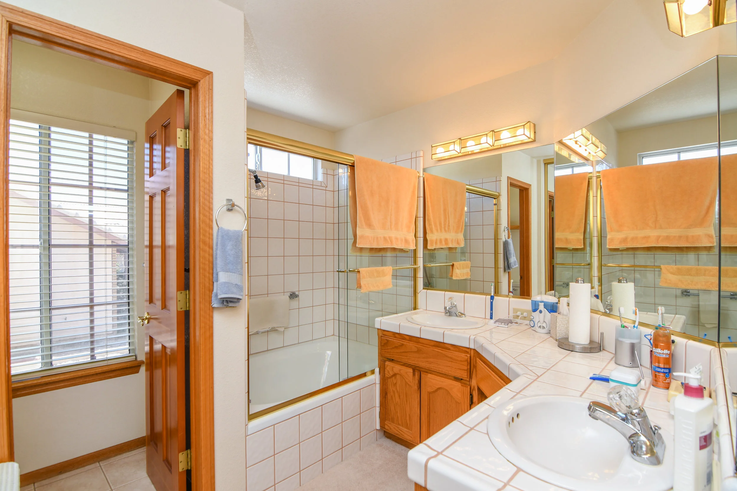 25 - Master Bathroom.jpeg