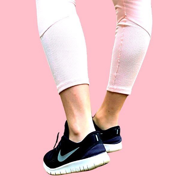 Who knows how to choose the best shoe:
A) For what they need
B) To improve performance
C) To minimise the risk of injury 🤷&zwj;♀️ These days there is a huge amount of competition in the athletic shoe space, and billions are been spent by the big com