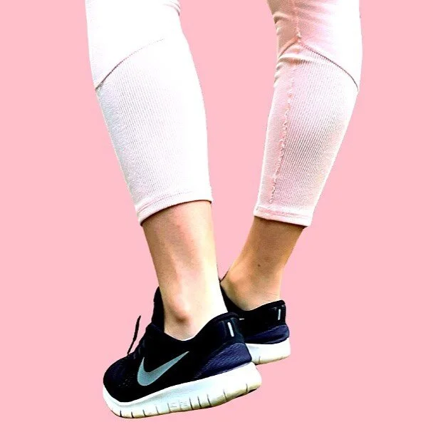 Who knows how to choose the best shoe:
A) For what they need
B) To improve performance
C) To minimise the risk of injury 🤷&zwj;♀️ These days there is a huge amount of competition in the athletic shoe space, and billions are been spent by the big companies to influence your decision #itsafact. Add in FB group threads and blogger opinions ~ and it can be pretty damn confusing! 😩

If you&rsquo;re new to running and exercise, or having problems with your feet or legs,  having your feet assessed and fitted properly at a specialist running shoe store or practitioner is ESSENTIAL. They will ask you lots of questions about your exercise load and goals, and get a history about any relevant injuries. They will assess your feet and direct you to a section of their shoe wall (or shoe category) best suited to you. They will also advise you if additional internal support is required, such as a customised orthotic, or the Emily Braidwood insoles. 
In a nutshell, my advice is to try on one brand of 