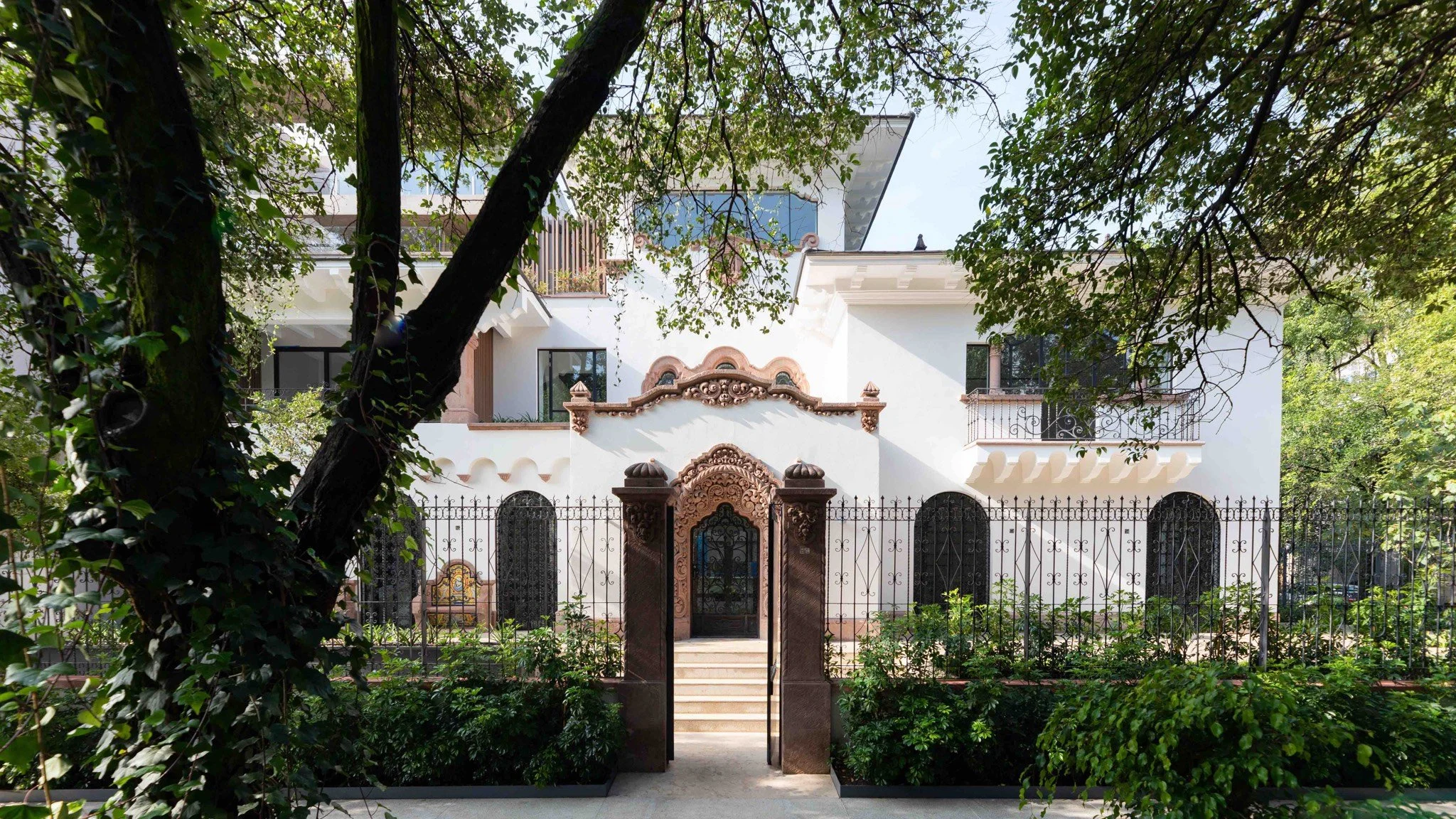 Exterior-Front-Casa-Polanco.jpeg
