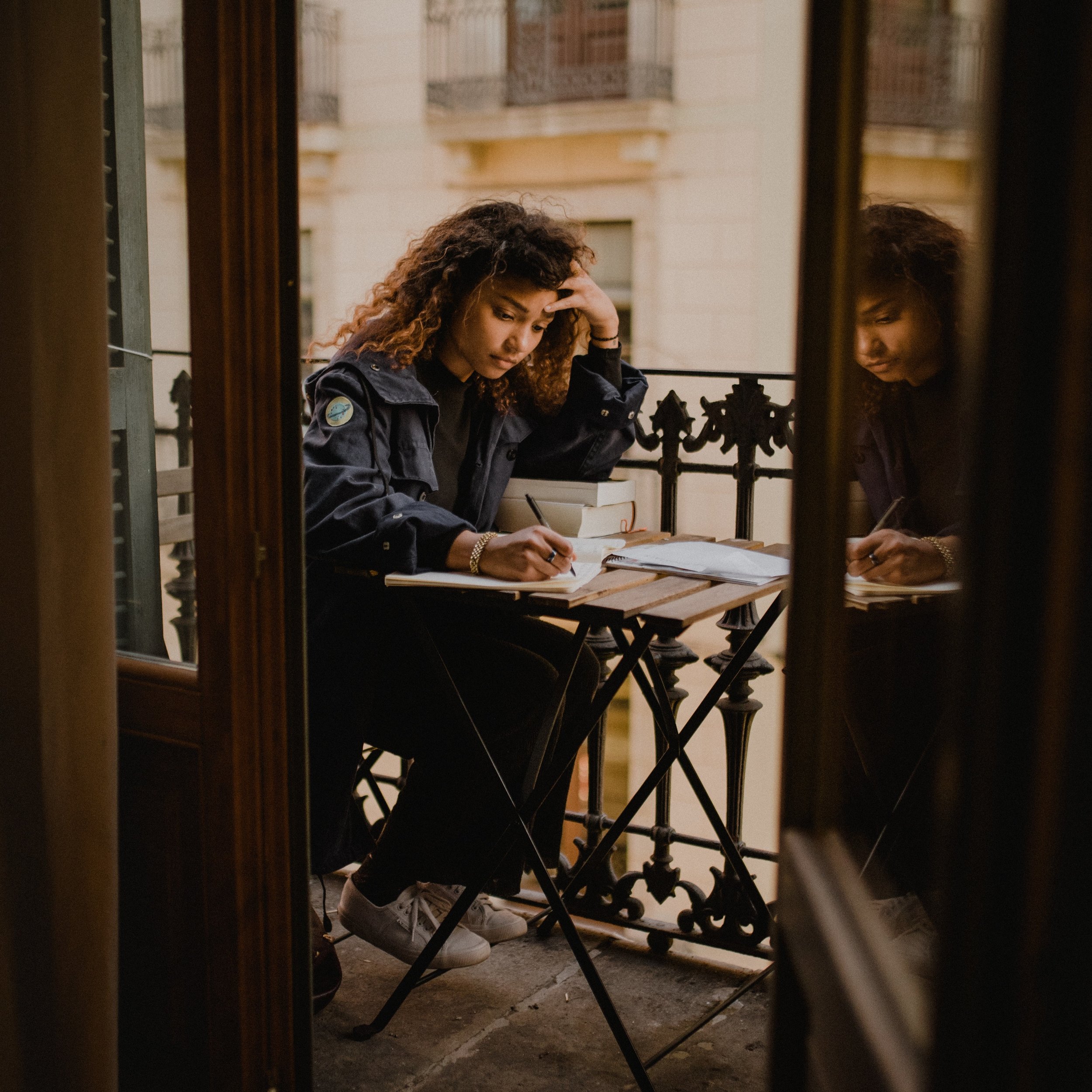 black girl study kinga-cichewicz-594504-unsplash.jpg