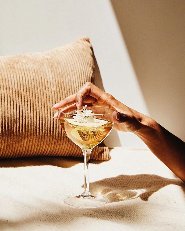 Cheers to all the dads out there 🥂 | @sidneybensimon